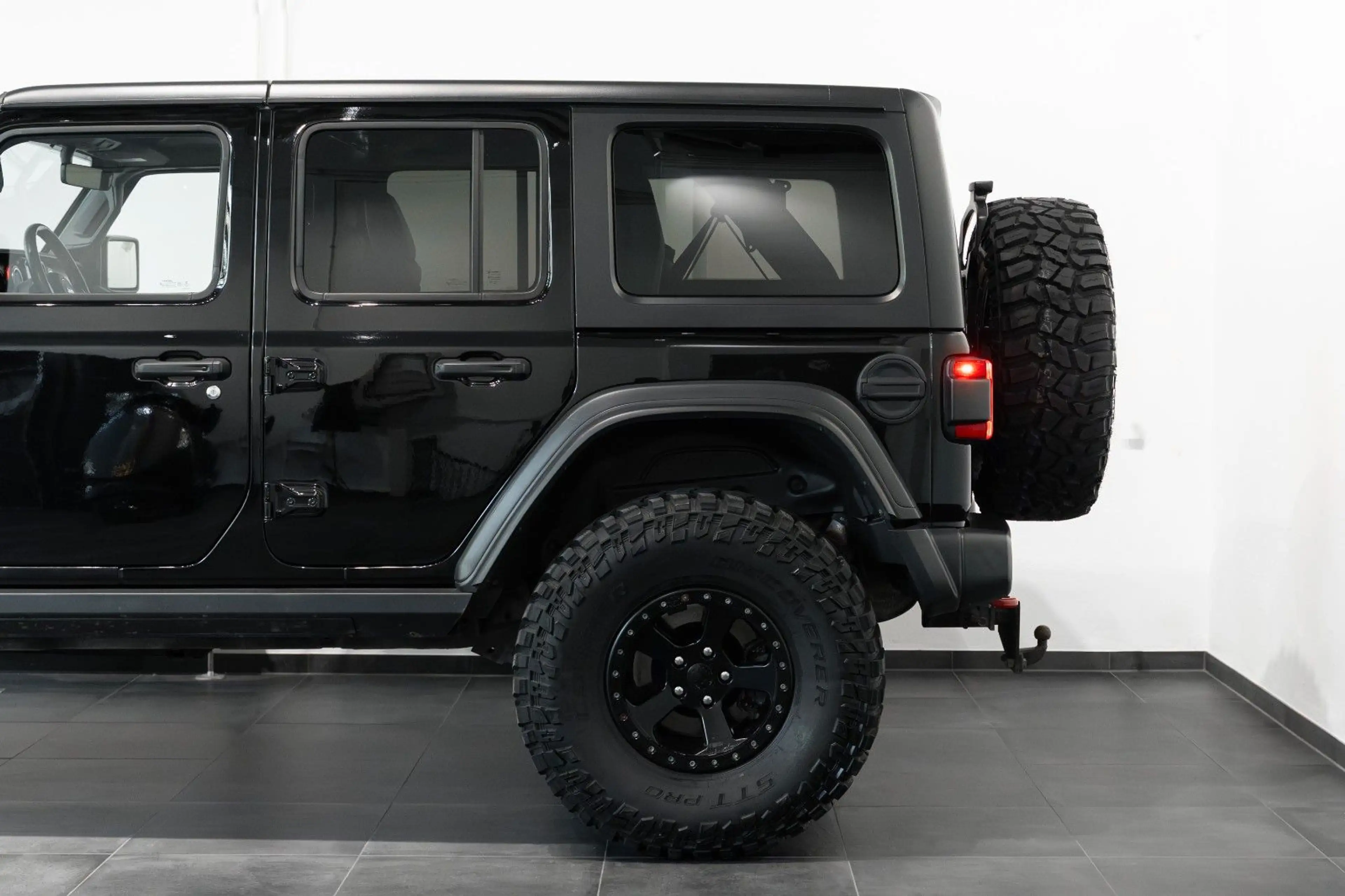 Jeep Wrangler Rubicon 37"ICON Bawarrion ORZ ROCKSLIDE — photo 14