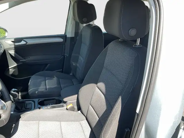 Volkswagen Touran view 11