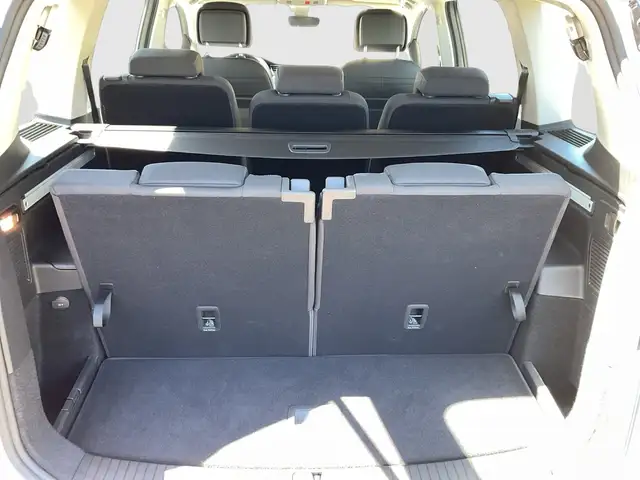 Volkswagen Touran view 18