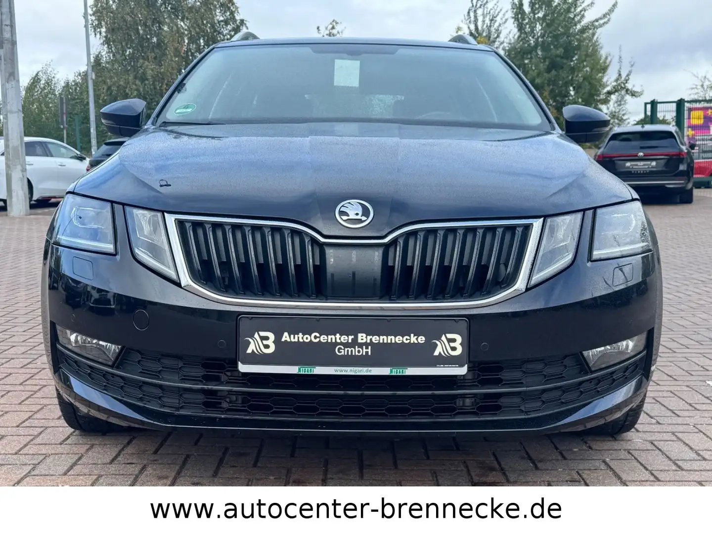 Skoda Octavia Combi Drive HU / AU 04-2027 Noir - 2