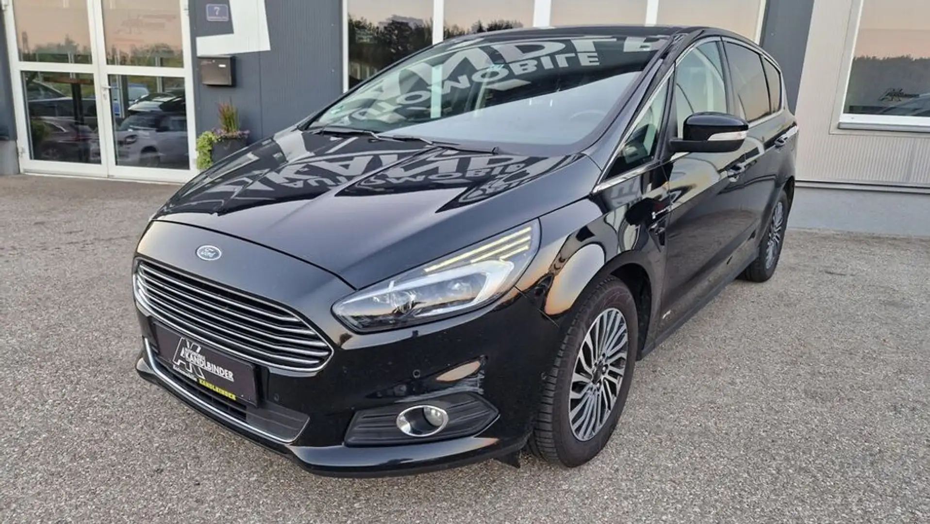 Ford S-Max Titanium 2.0 EcoBlue SCR AWD Aut. ''7-Sitzer'' Schwarz - 1
