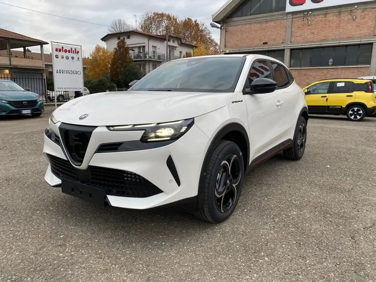 Alfa Romeo Junior 1.2 136 CV Hybrid eDCT6 Speciale con rottamazio Bianco - 2