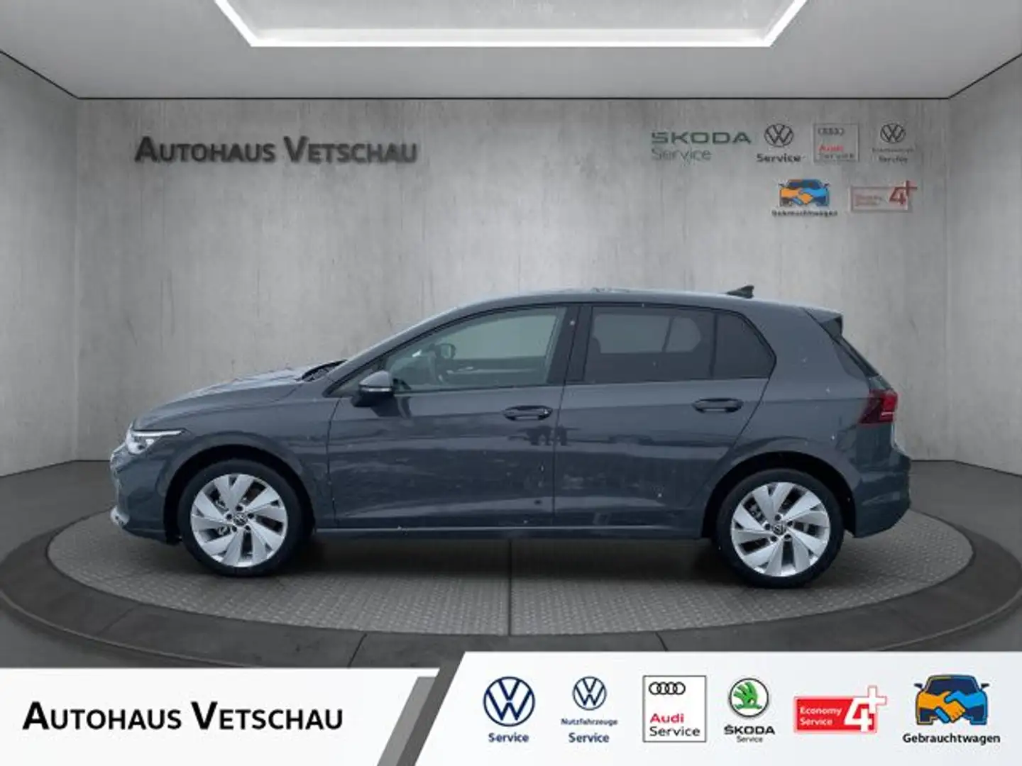 Volkswagen Golf VIII Life 1.5 TSI ACC/RFK/LED/App-C/LM Klima Grijs - 1