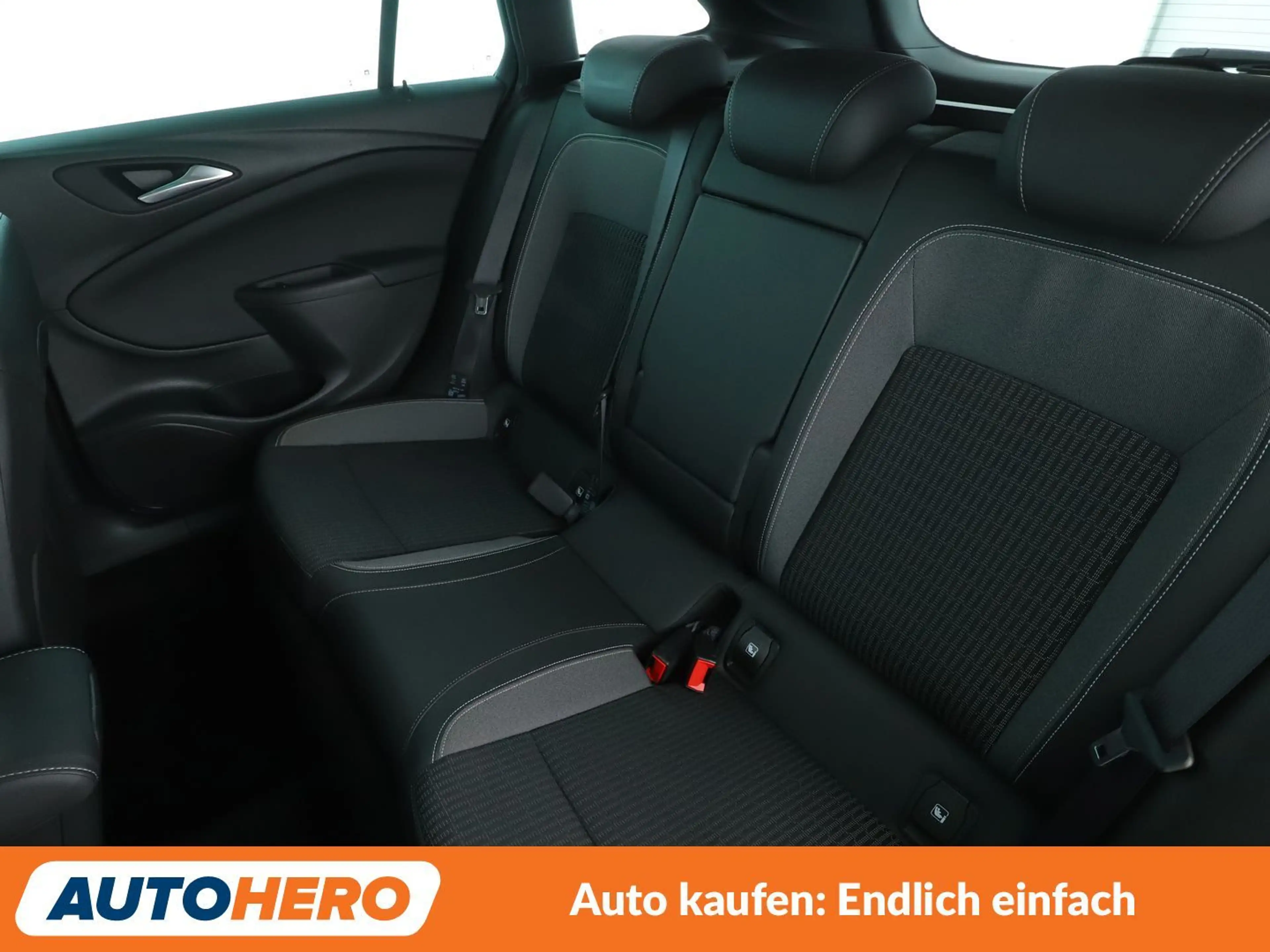 Opel Astra 1.2 Turbo Elegance Start/Stop — photo 14