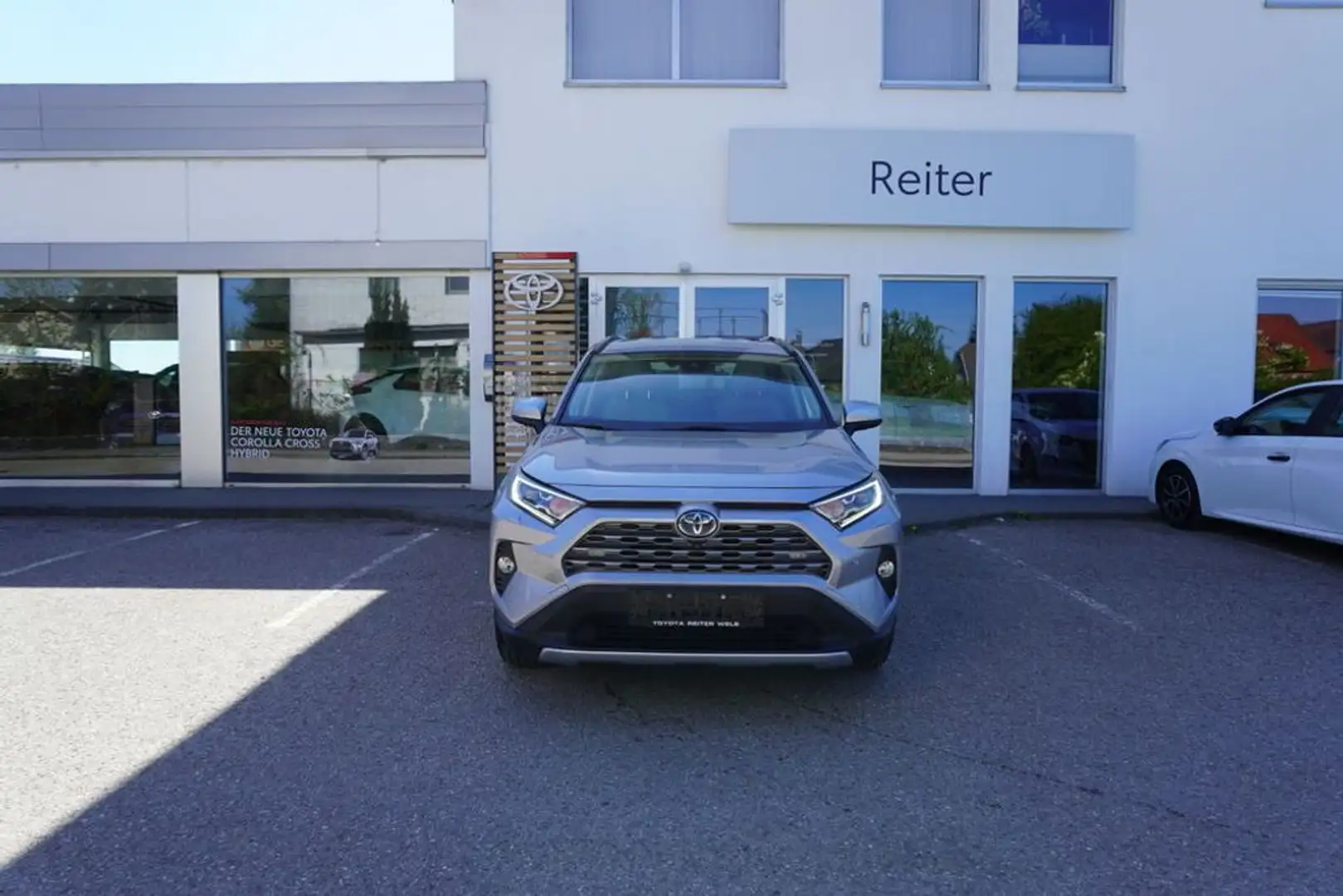 Toyota RAV 4 2,5 Hybrid VIP AWD *AHK* Silber - 1