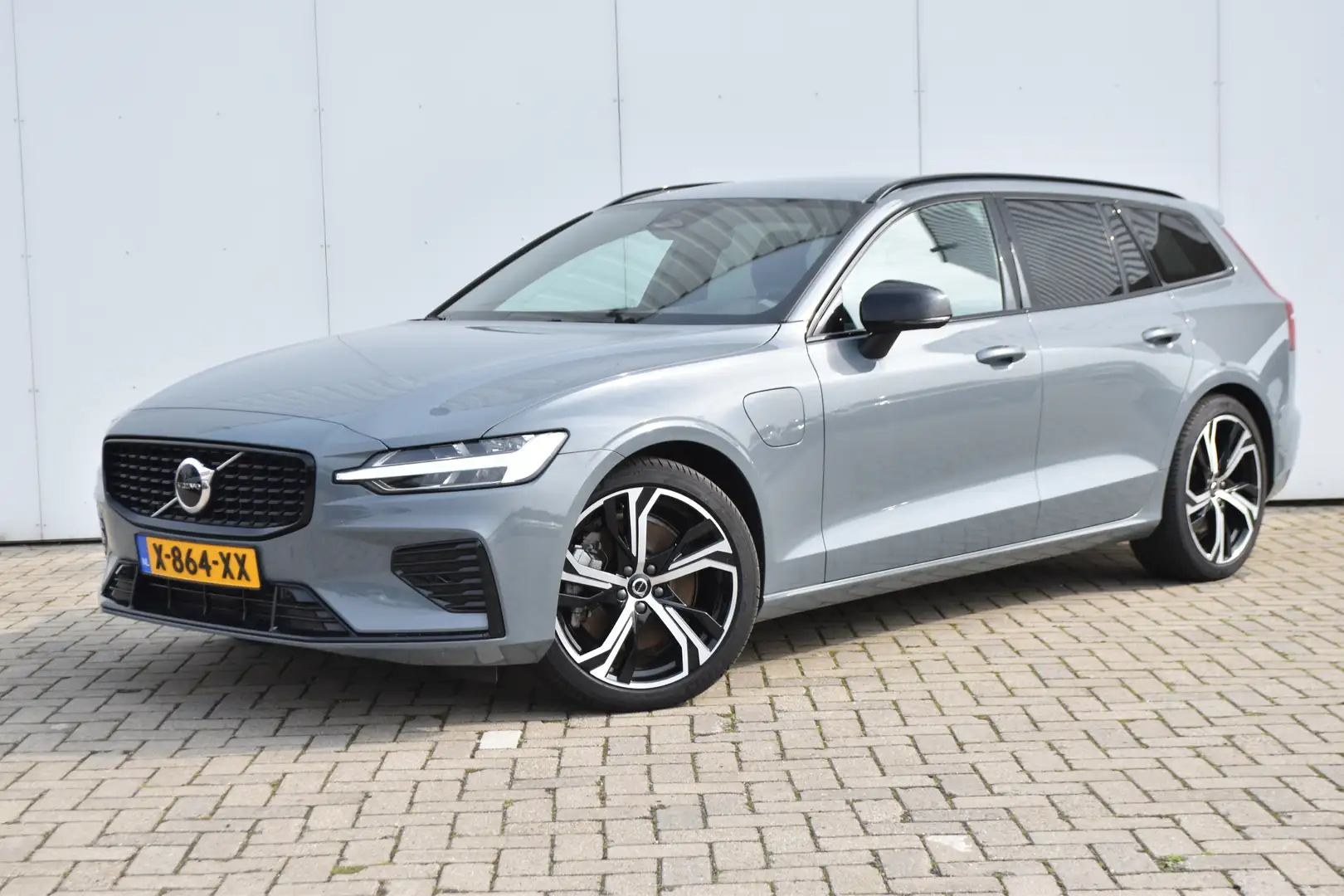 Volvo V60 T6 Plus Dark | SportLeather | 19'' | ThunderGrey Grigio - 1