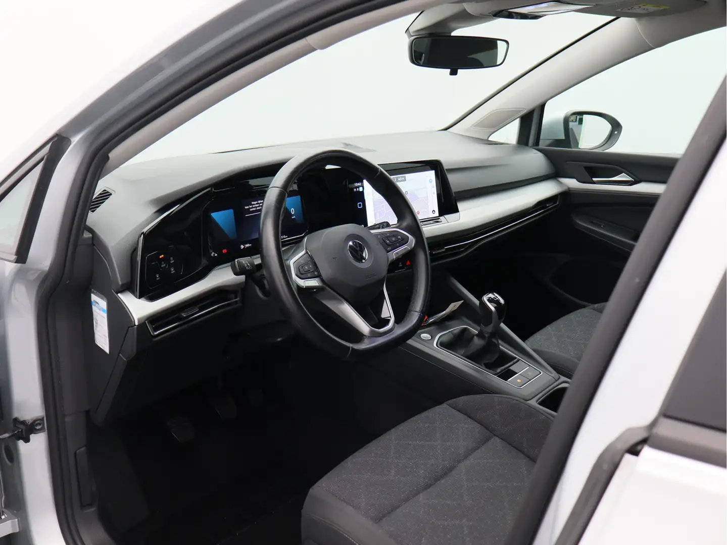 Volkswagen Golf 1.0 TSI Life/ lage km/ zeer mooi! Grijs - 2
