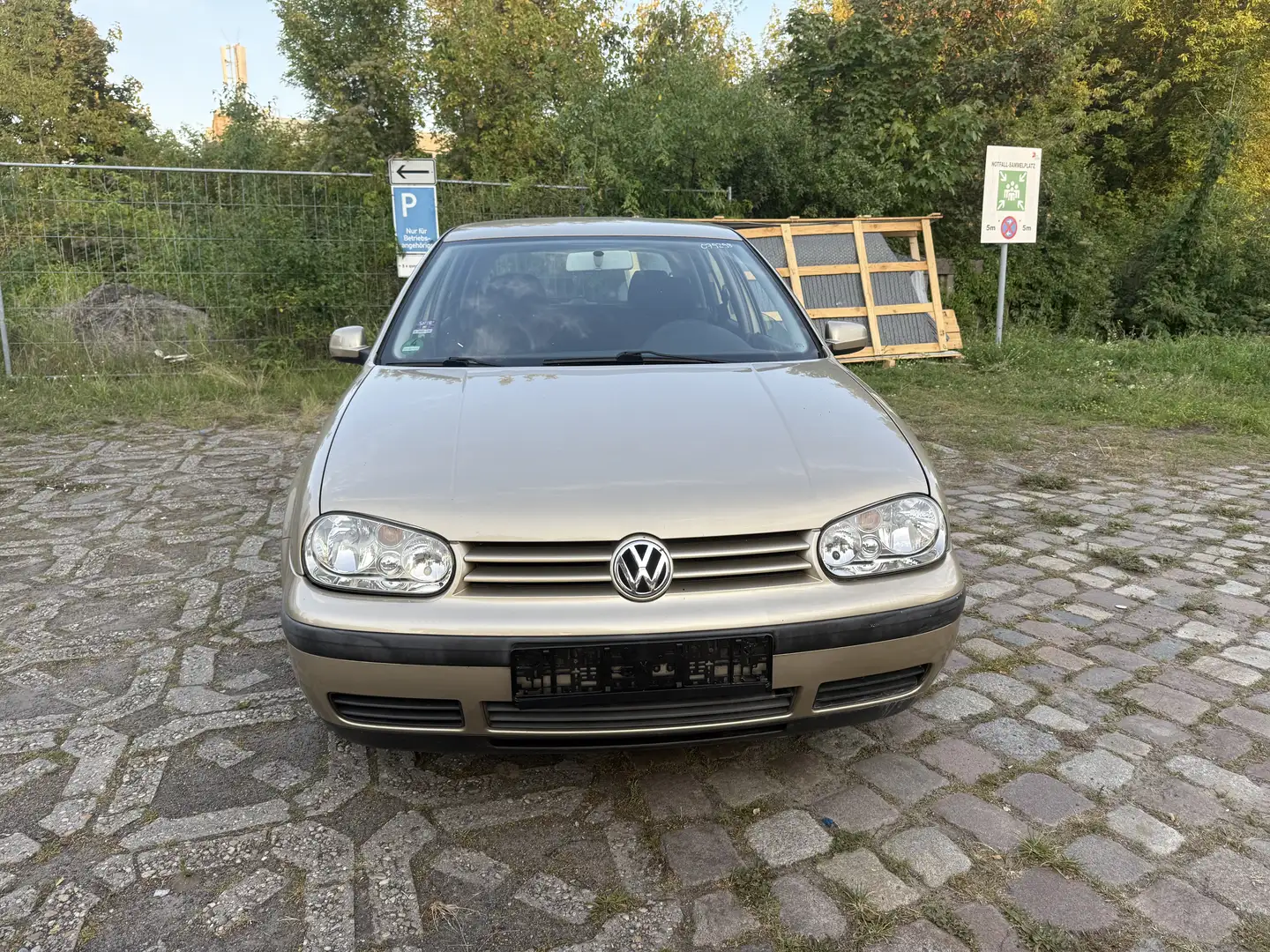 Volkswagen Golf 1.4 Special Arany - 1