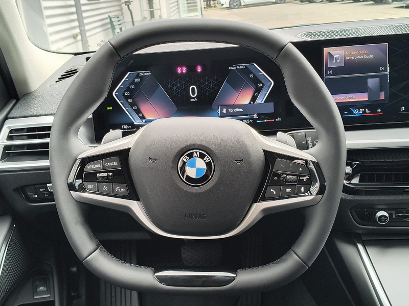 BMW 318 i Touring — photo 12
