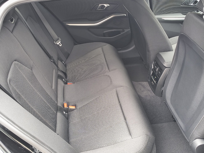BMW 318 i Touring — photo 8