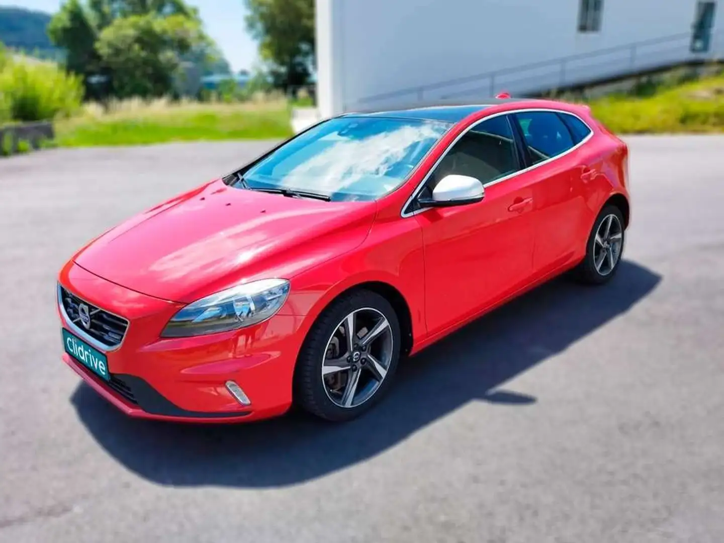 Volvo V40 D2 R-Design Momentum Aut. 120 Rouge - 2