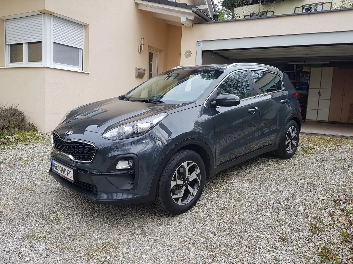Kia Sportage Sportage 1,6 CRDI SCR Silber DCT Aut. Silber Grau - 1