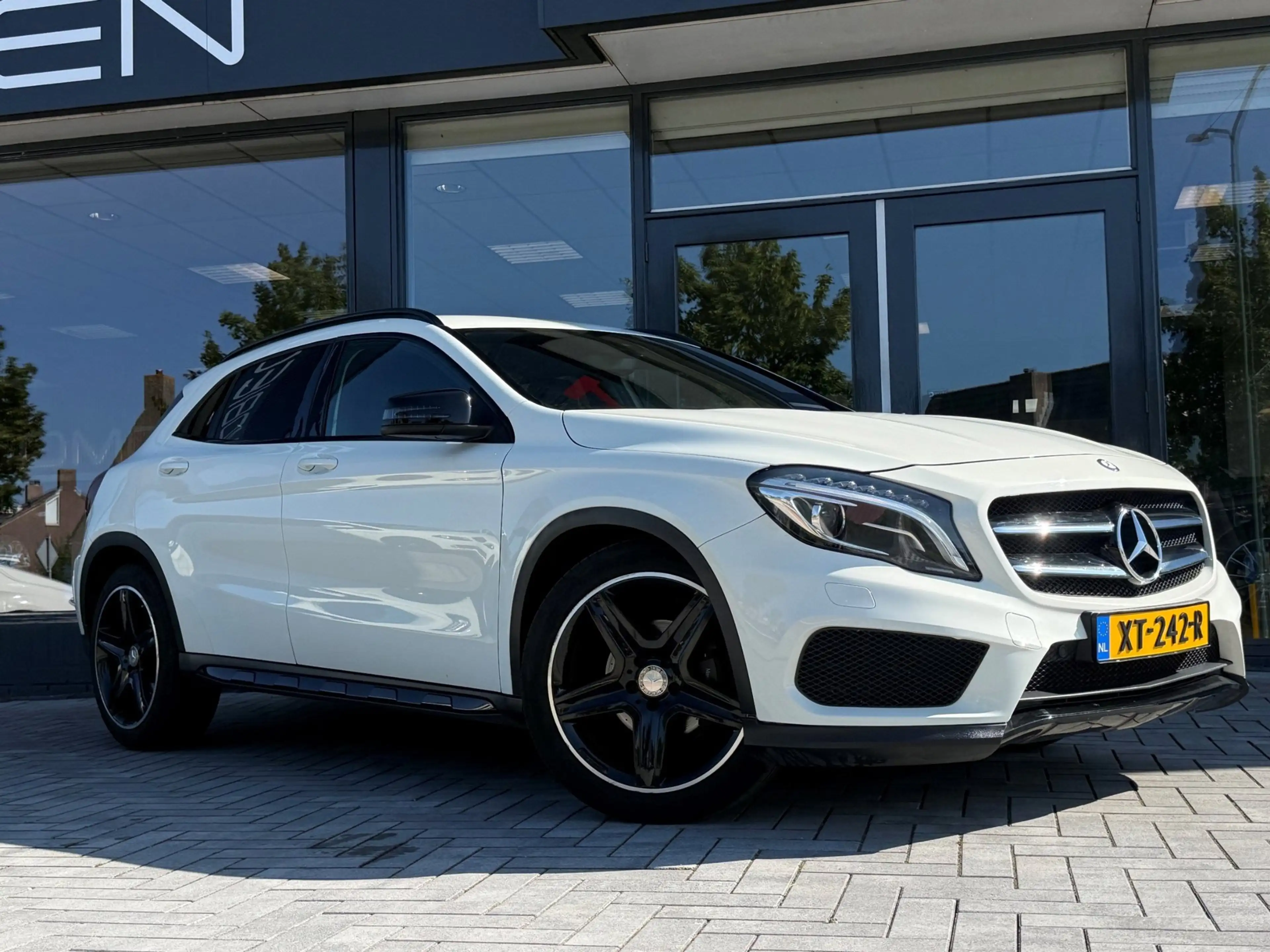 Mercedes-Benz GLA 180 AMG Night Edition Camera Navi — photo 7