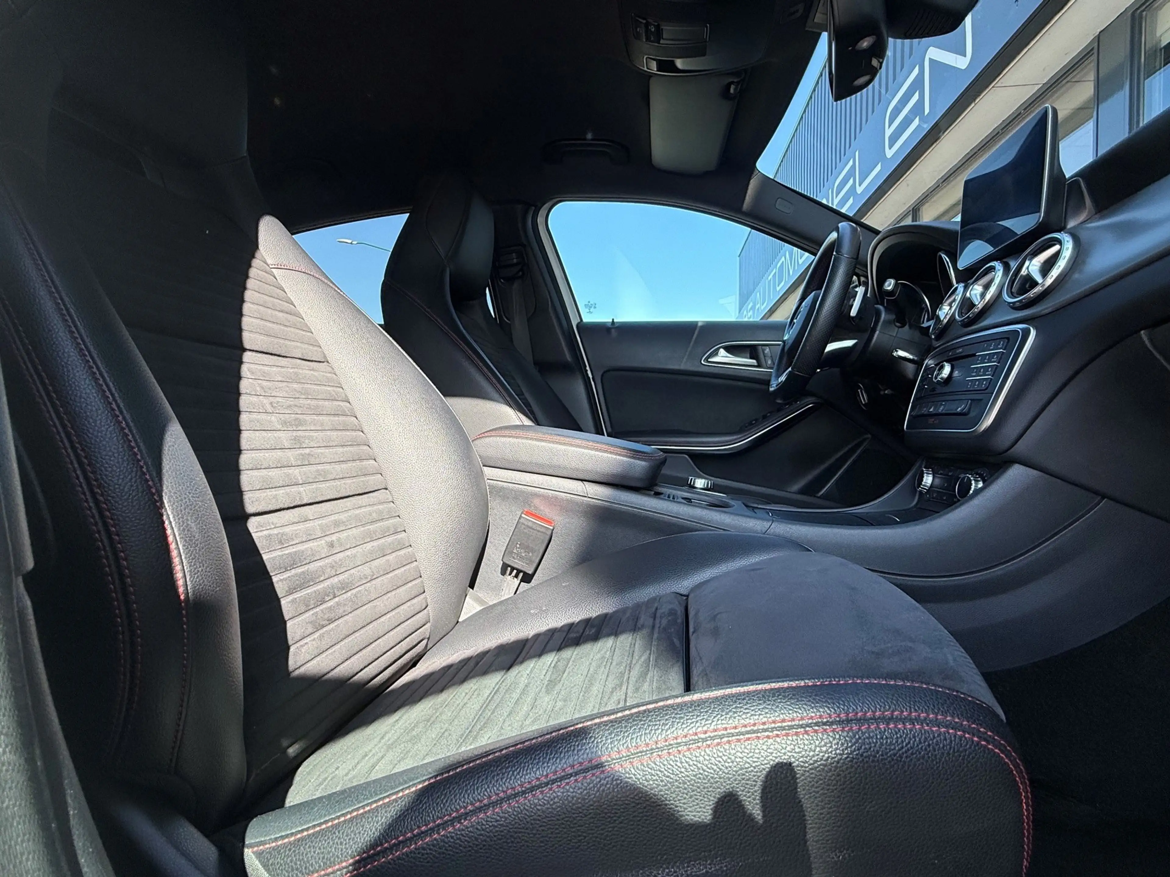 Mercedes-Benz GLA 180 AMG Night Edition Camera Navi — photo 15
