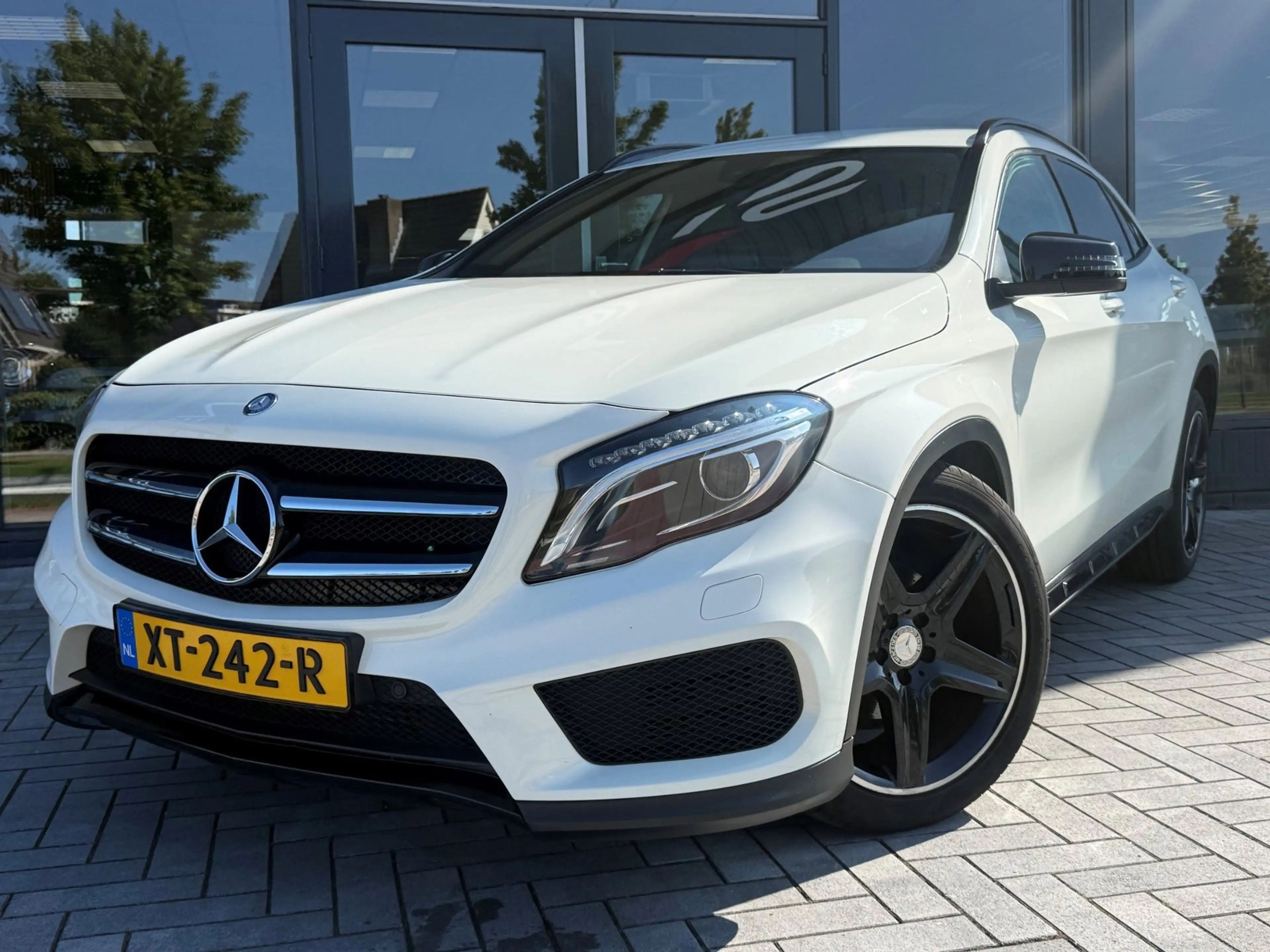 Mercedes-Benz GLA 180 AMG Night Edition Camera Navi — photo 2