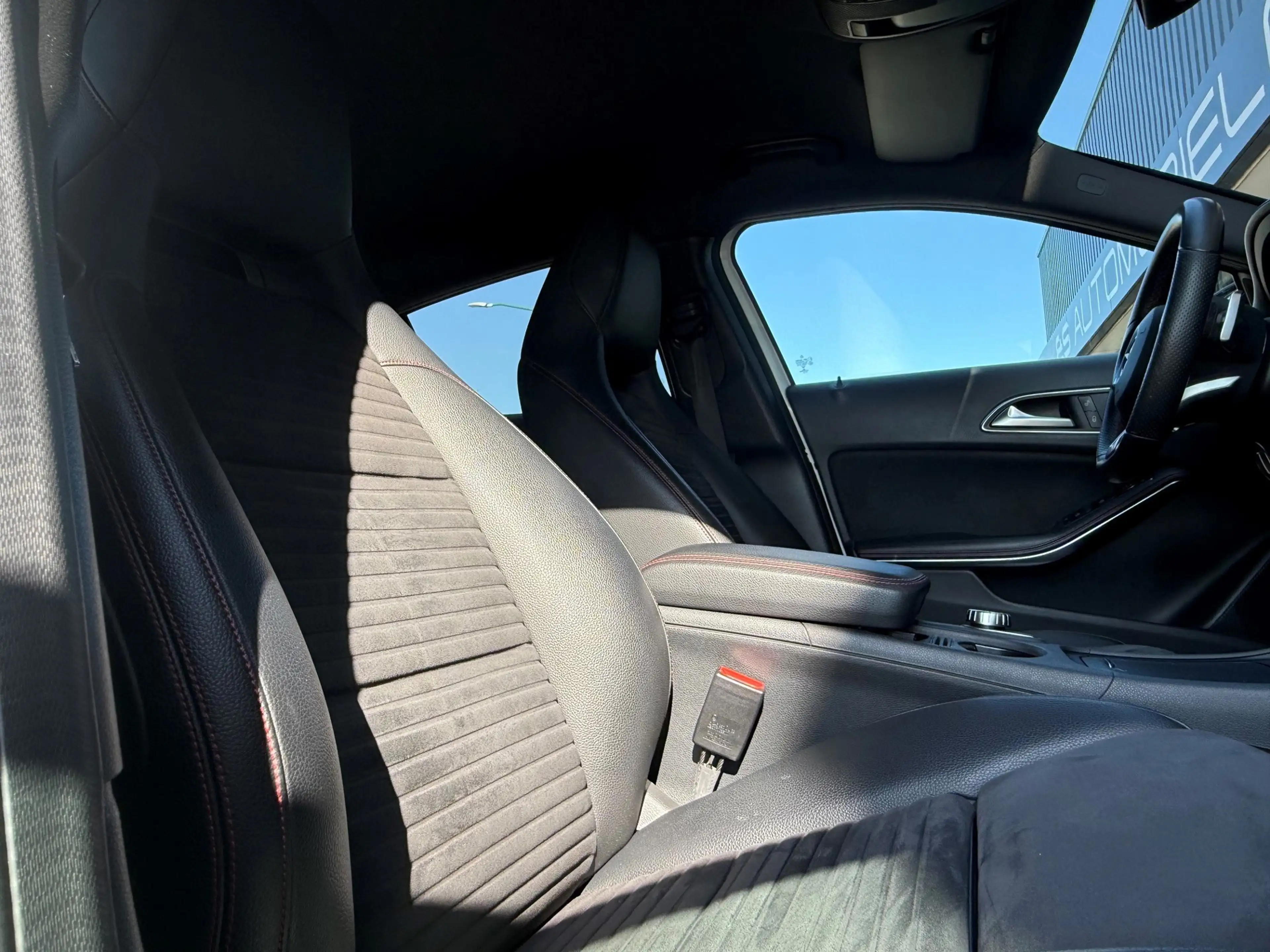 Mercedes-Benz GLA 180 AMG Night Edition Camera Navi — photo 16