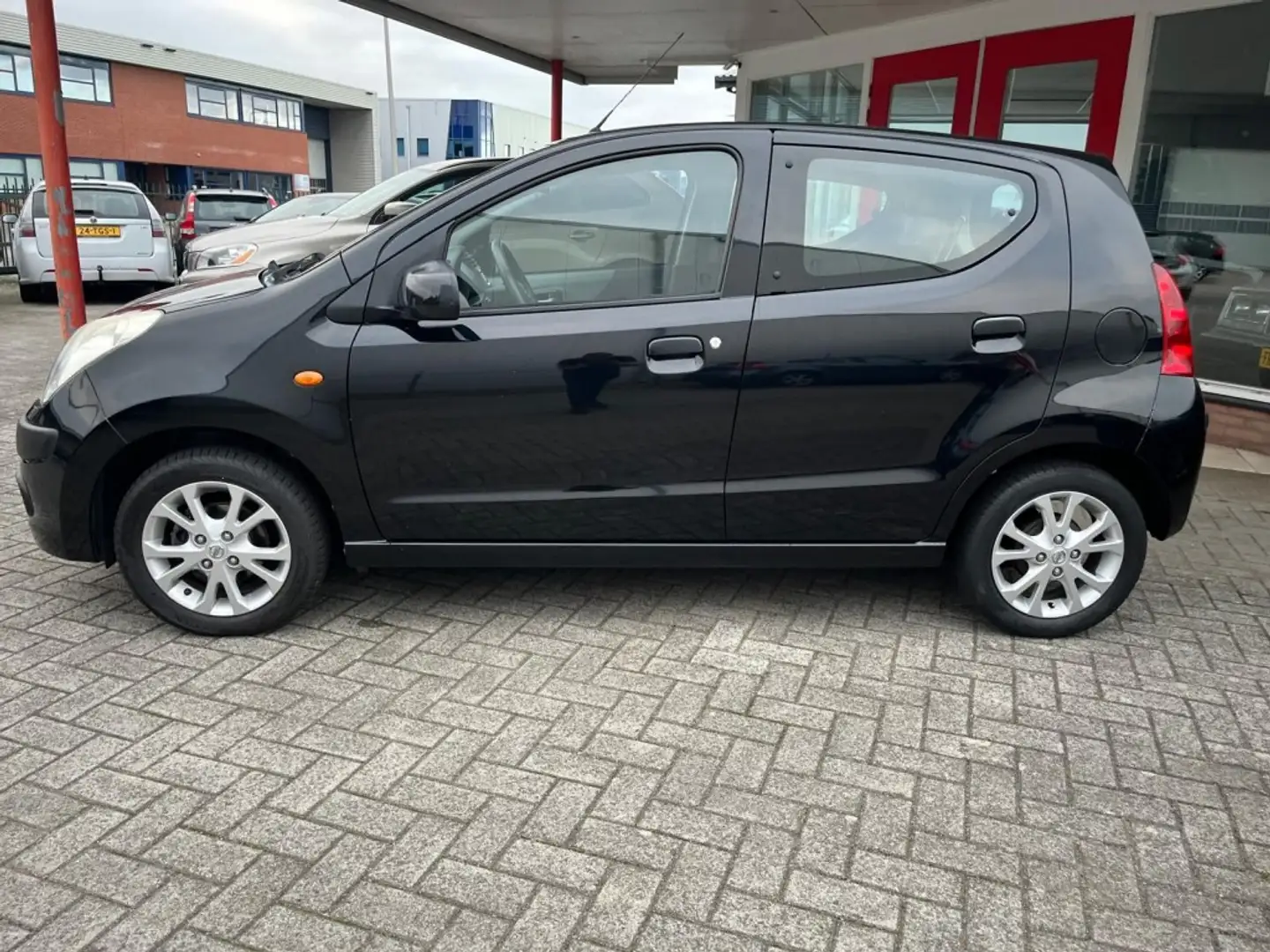 Nissan Pixo 1.0 68PK AIRCO Stuurbekrachtiging Nieuwe APK Schwarz - 2