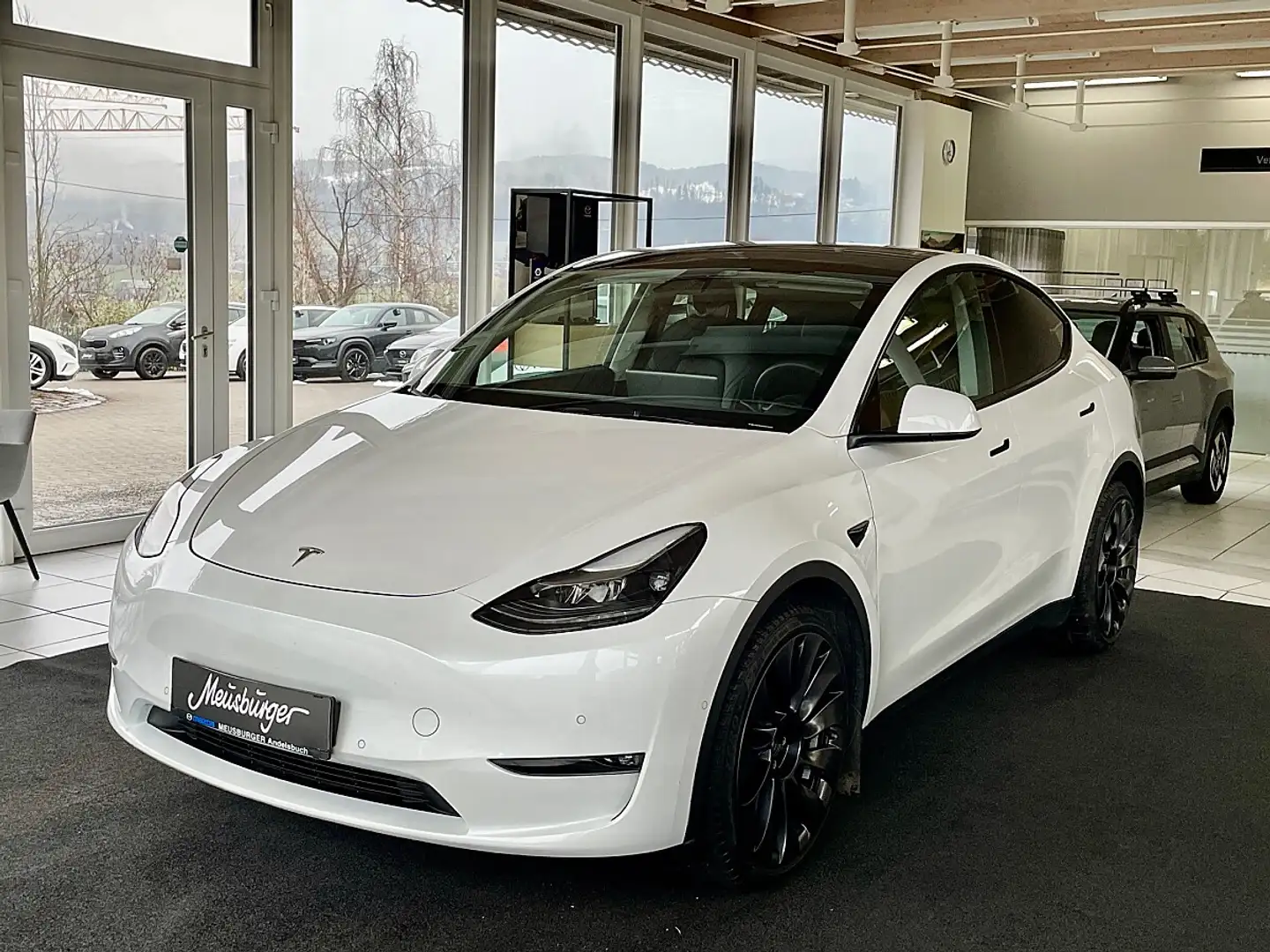 Tesla Model Y Long Range AWD 79kWh Weiß - 1