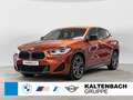 BMW X2 xDrive 25e M-Sportpaket NAVI LED HUD PANO Pomarańczowy - thumbnail 1