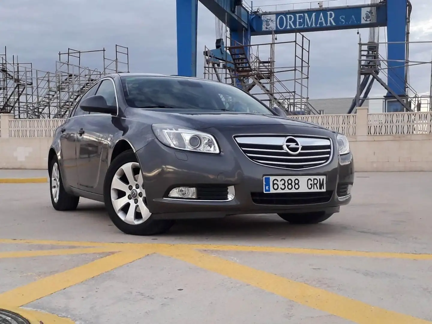 Opel Insignia 2.0CDTI Edition 130 Gris - 2