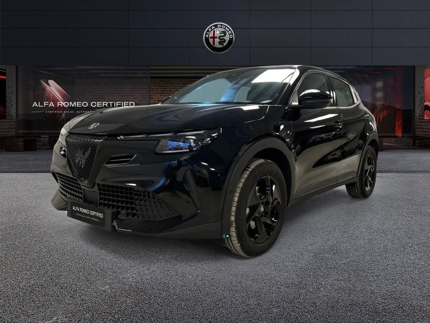 Alfa Romeo Junior 1.2 136CV Hybrid eDCT6 ibrida Schwarz - 1