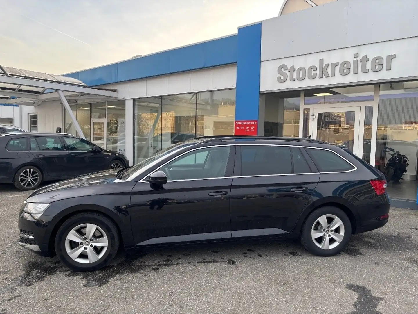 Skoda Superb Kombi 2,0 TDI DSG*LED*NAVI*KAMERA*SZH Schwarz - 2