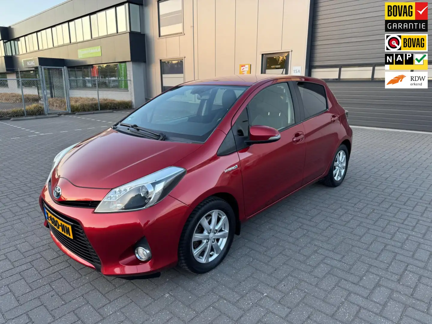 Toyota Yaris 1.5 Full Hybrid Dynamic Rood - 1