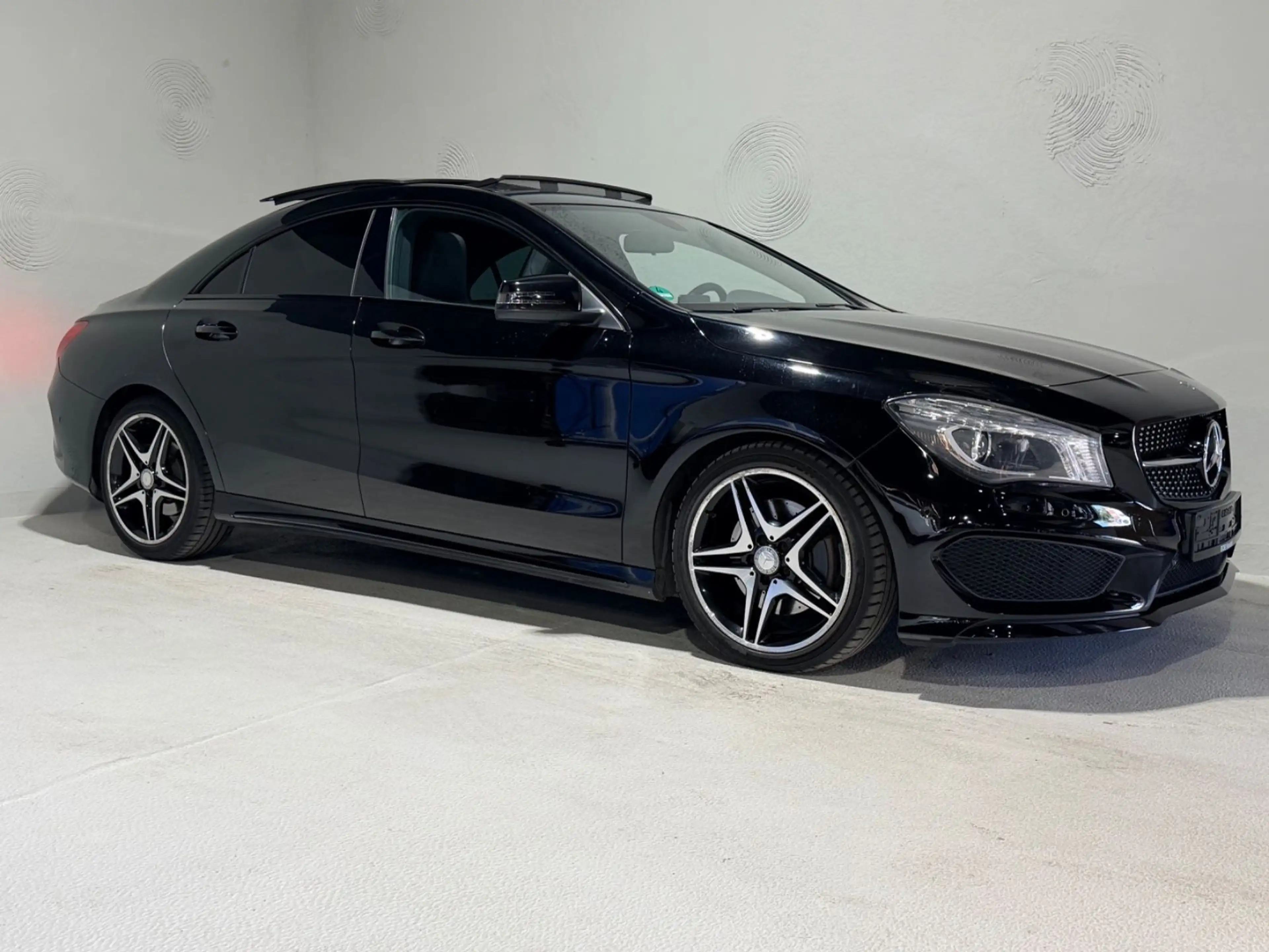Mercedes-Benz CLA 220 CDI d AMG Line *Pano*Kamera*Leder — photo 4