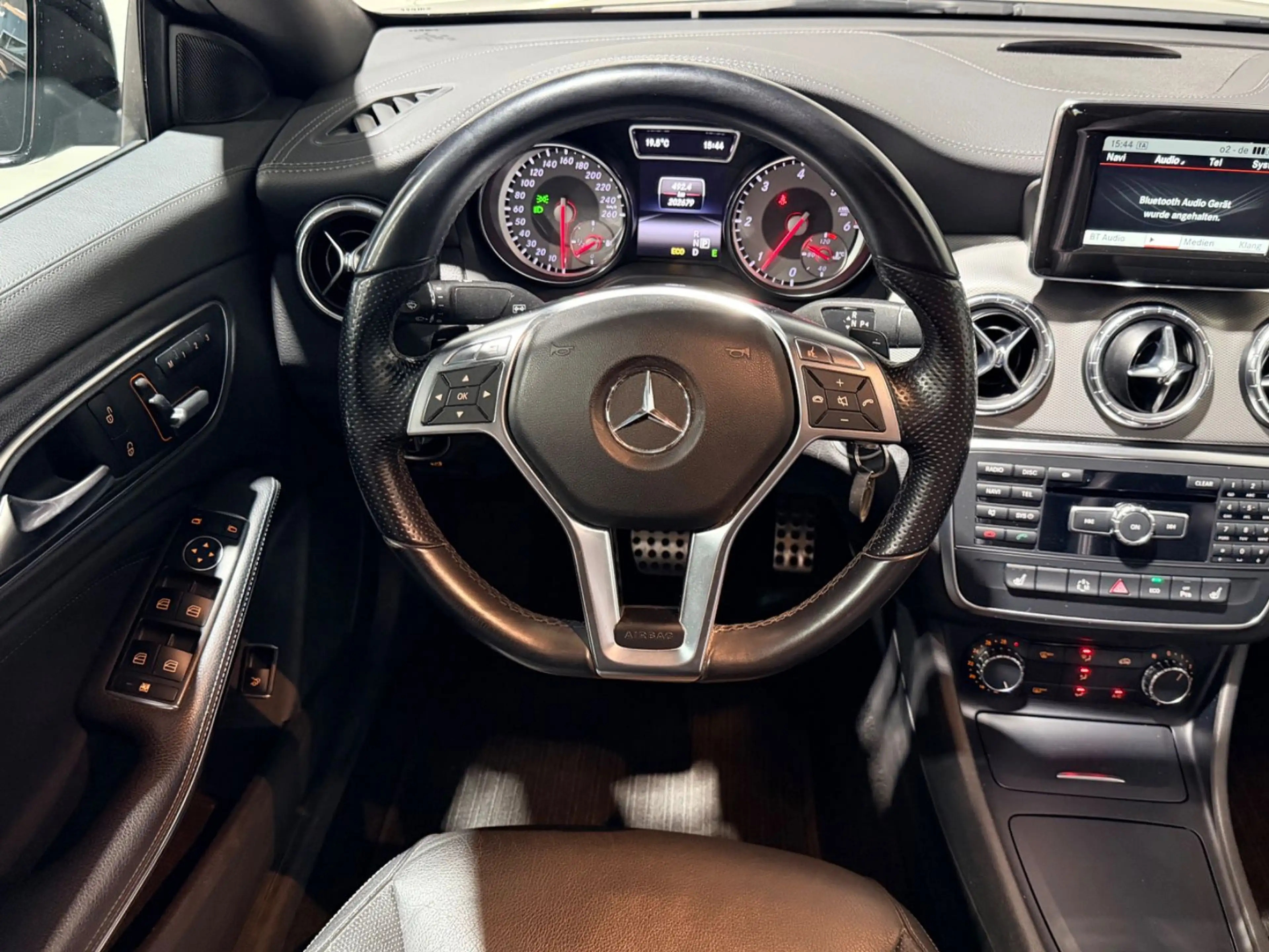 Mercedes-Benz CLA 220 CDI d AMG Line *Pano*Kamera*Leder — photo 15