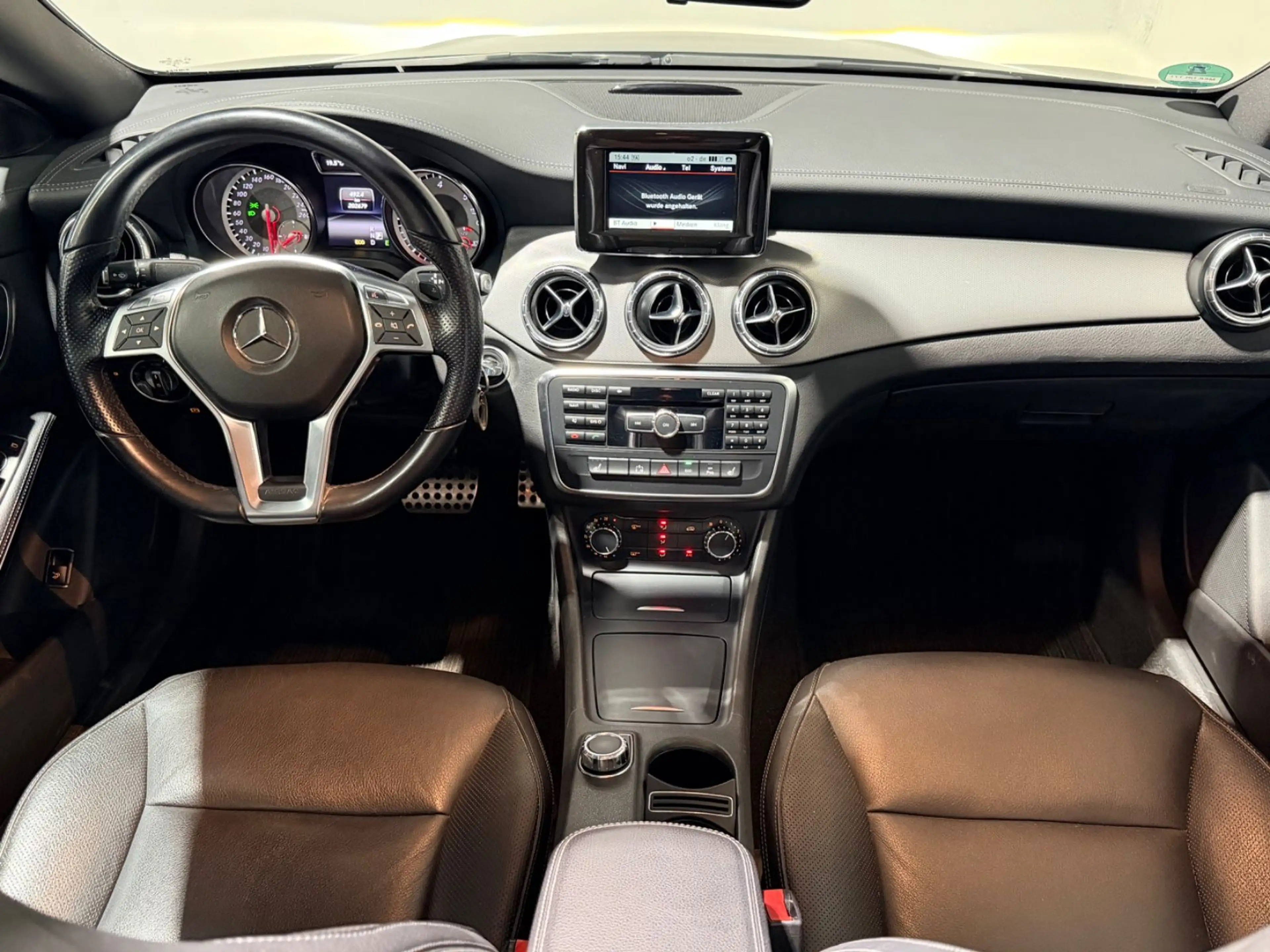 Mercedes-Benz CLA 220 CDI d AMG Line *Pano*Kamera*Leder — photo 14