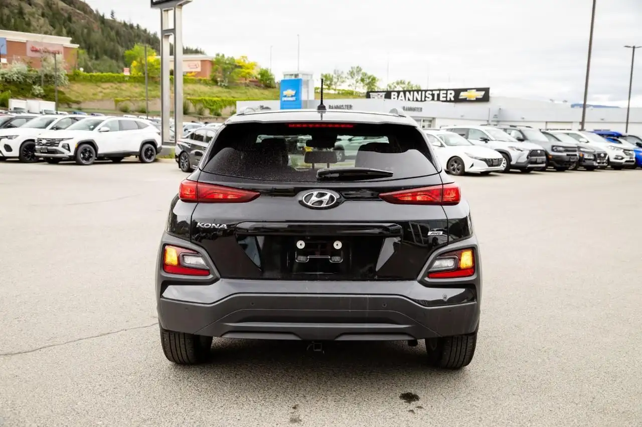 Hyundai KONA снимка Hyundai KONA