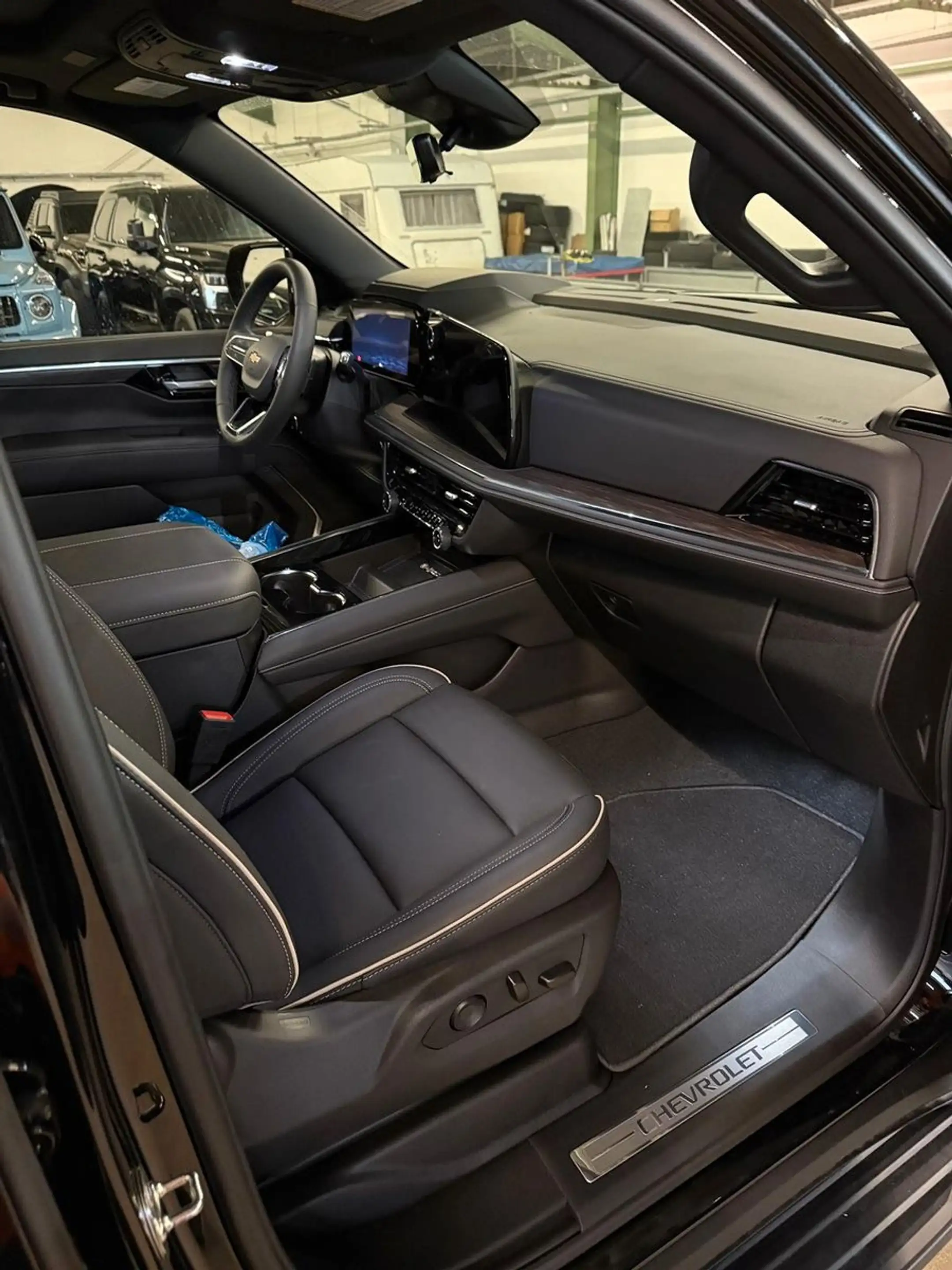 Chevrolet Suburban AWD+DURAMAX.DIESEL+TOP.SPECS+2026.EU — photo 23