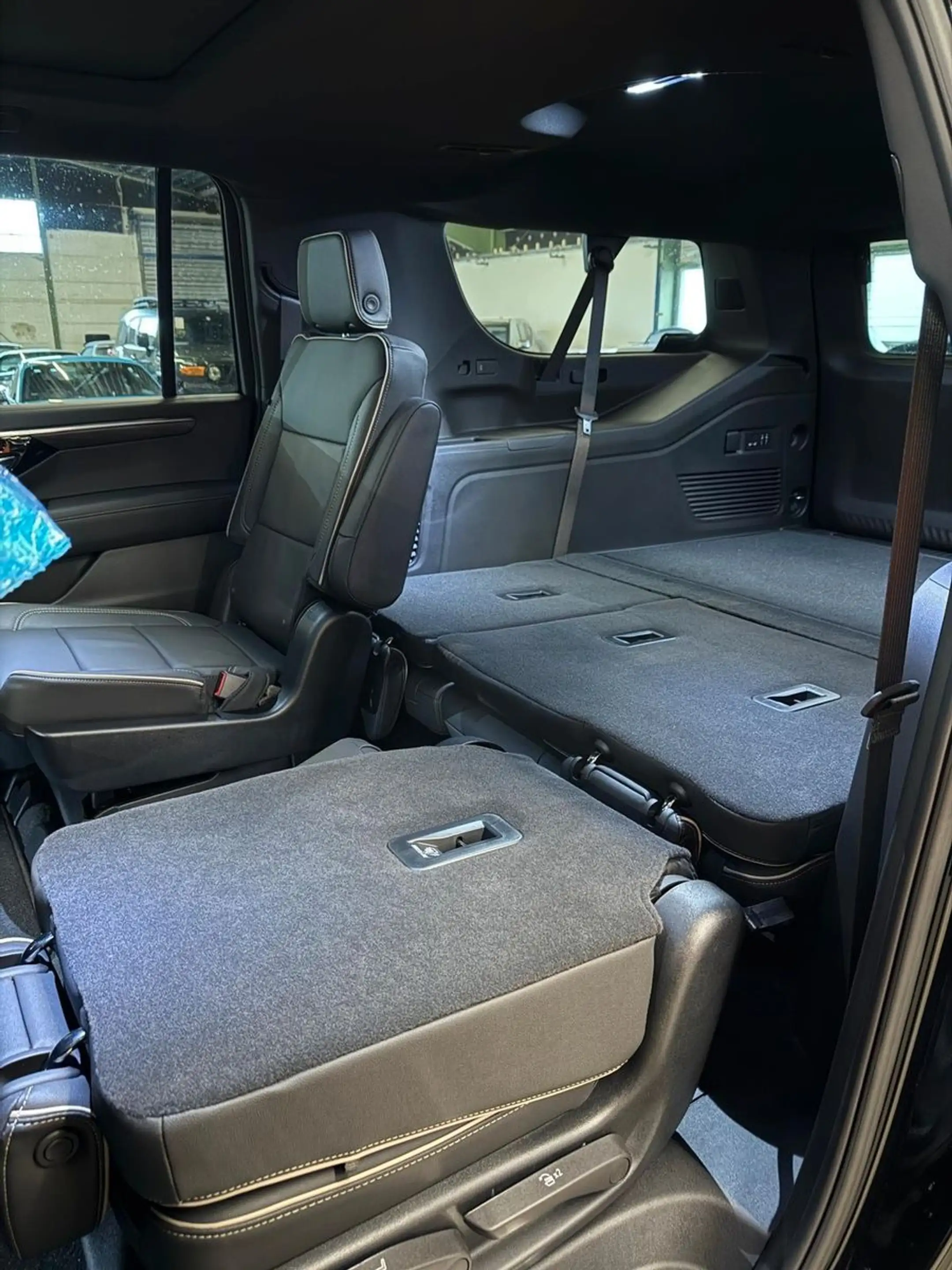 Chevrolet Suburban AWD+DURAMAX.DIESEL+TOP.SPECS+2026.EU — photo 28