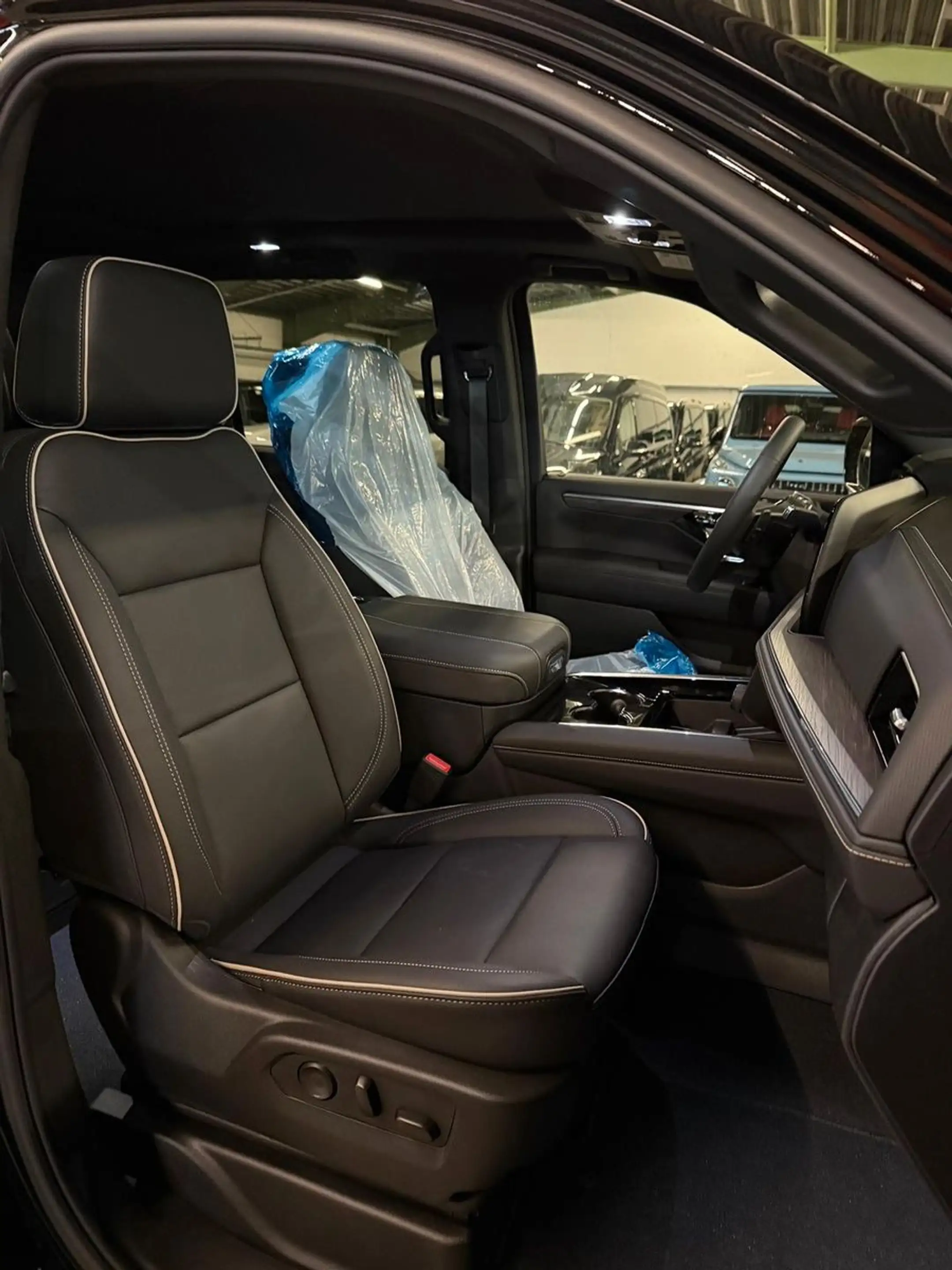 Chevrolet Suburban AWD+DURAMAX.DIESEL+TOP.SPECS+2026.EU — photo 24