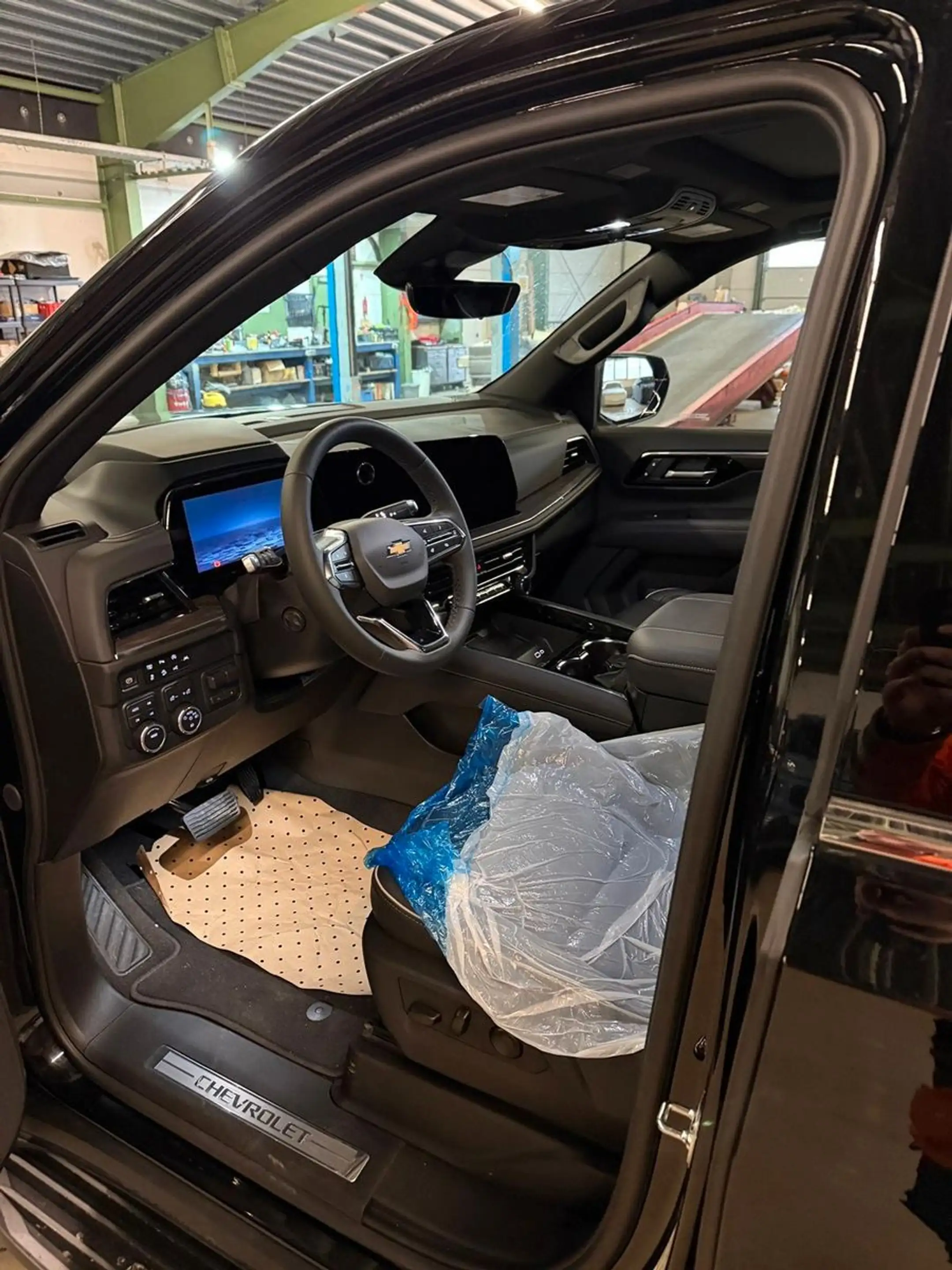 Chevrolet Suburban AWD+DURAMAX.DIESEL+TOP.SPECS+2026.EU — photo 18