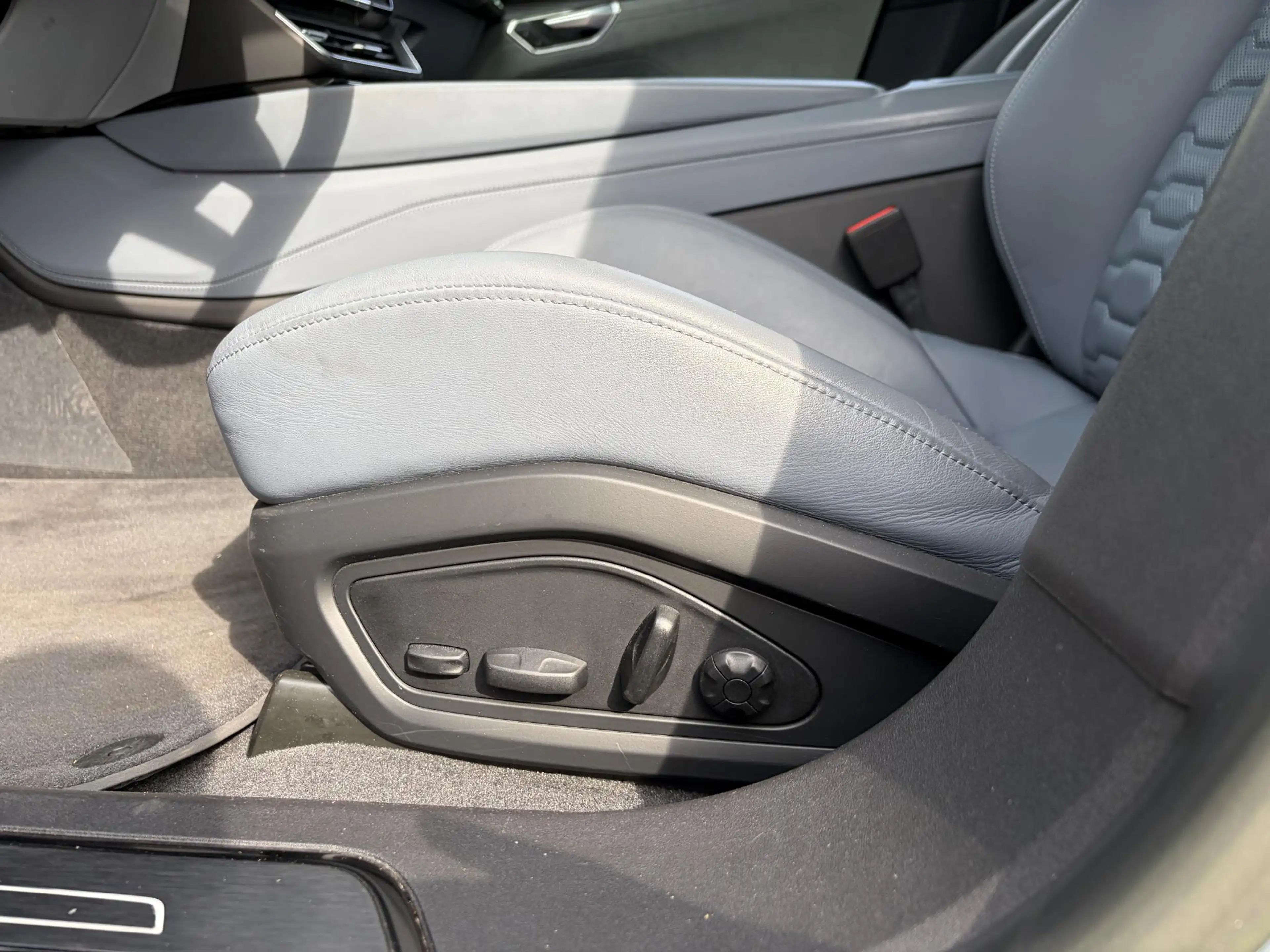 Audi e-tron GT GT 93 kWh 4WD VAN: 56.900,- VOOR: 53.877,- UW HERS — photo 3