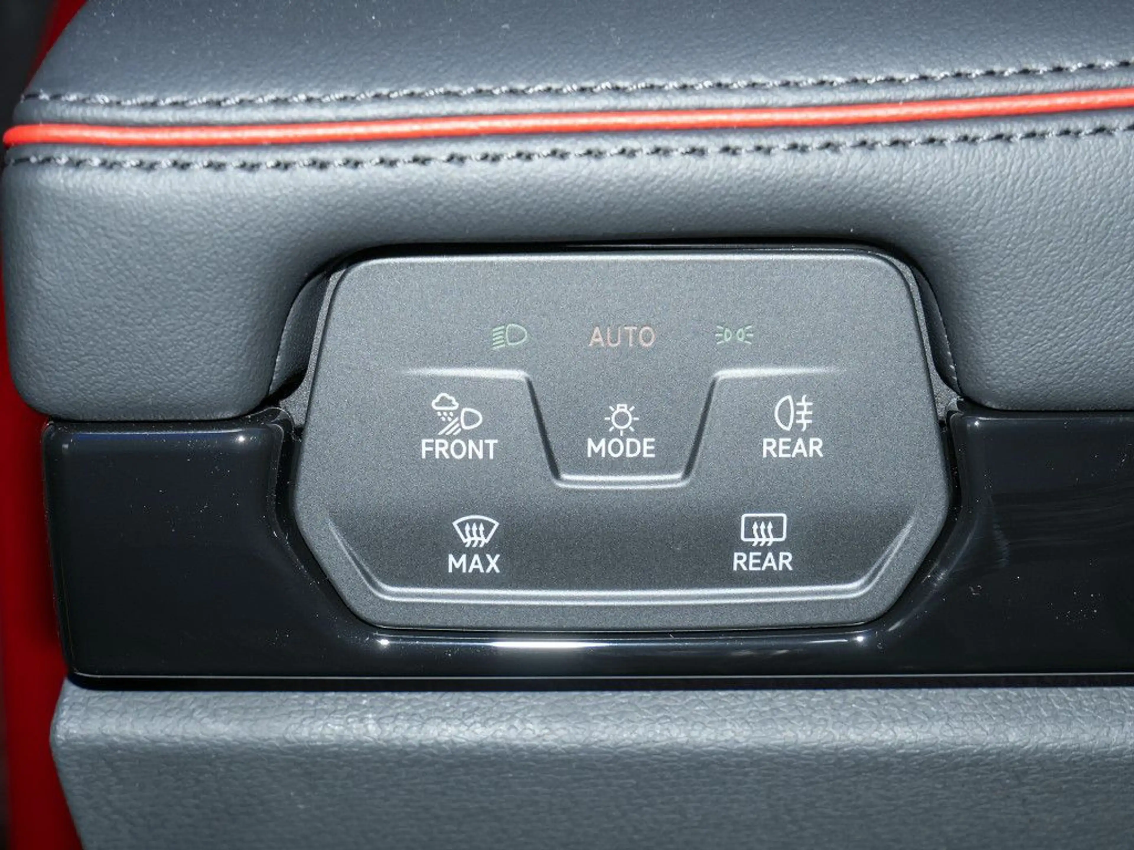 Volkswagen ID.7 GTX 4Motion (86kW) Pano LED AZV — photo 15