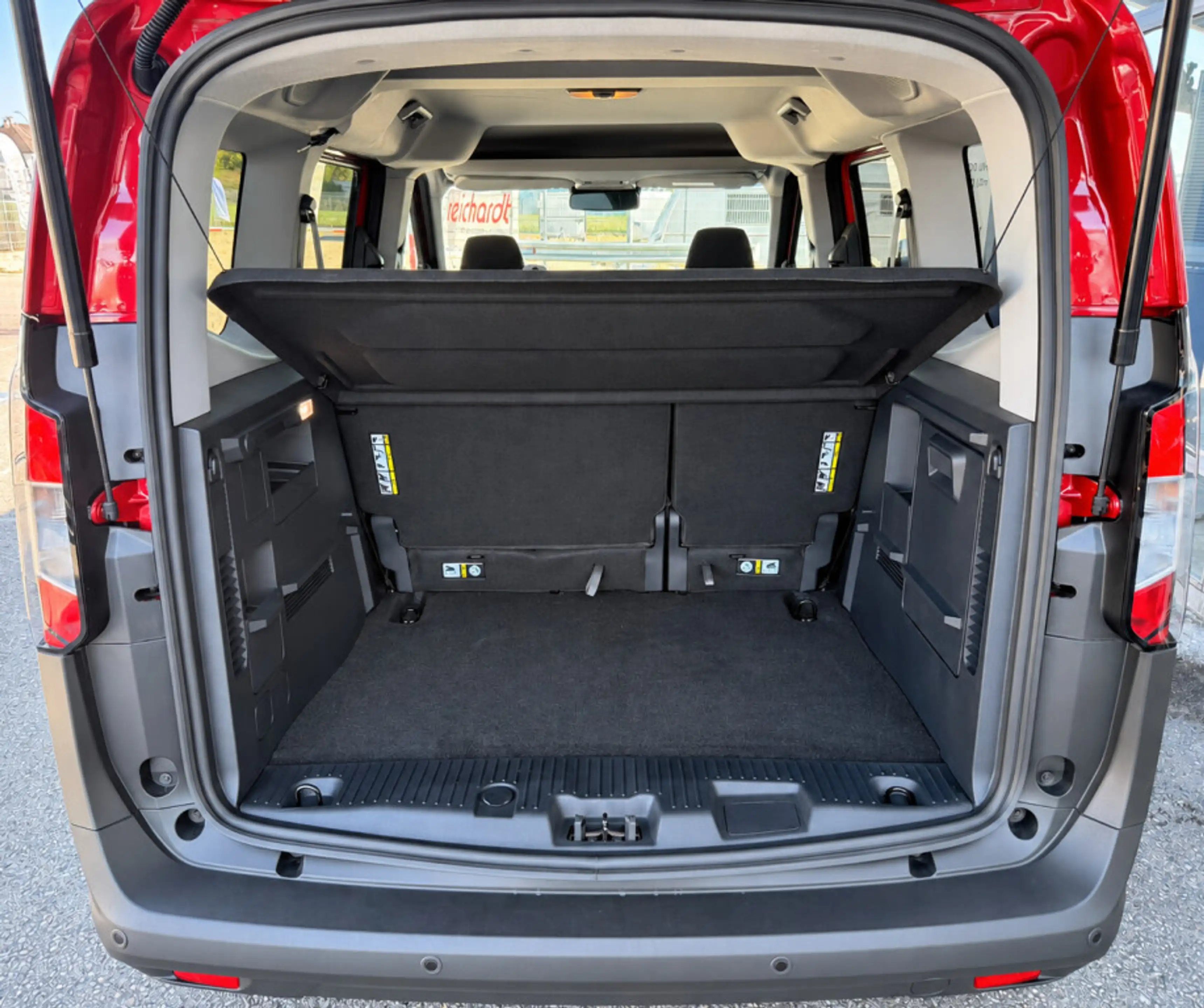 Ford Tourneo Courier 1,0 EcoBoost Titanium — photo 11