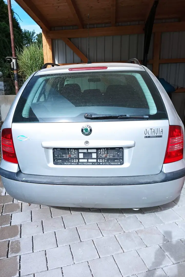 Skoda Octavia Octavia 1.9 TDI Combi Ambiente Plateado - 2