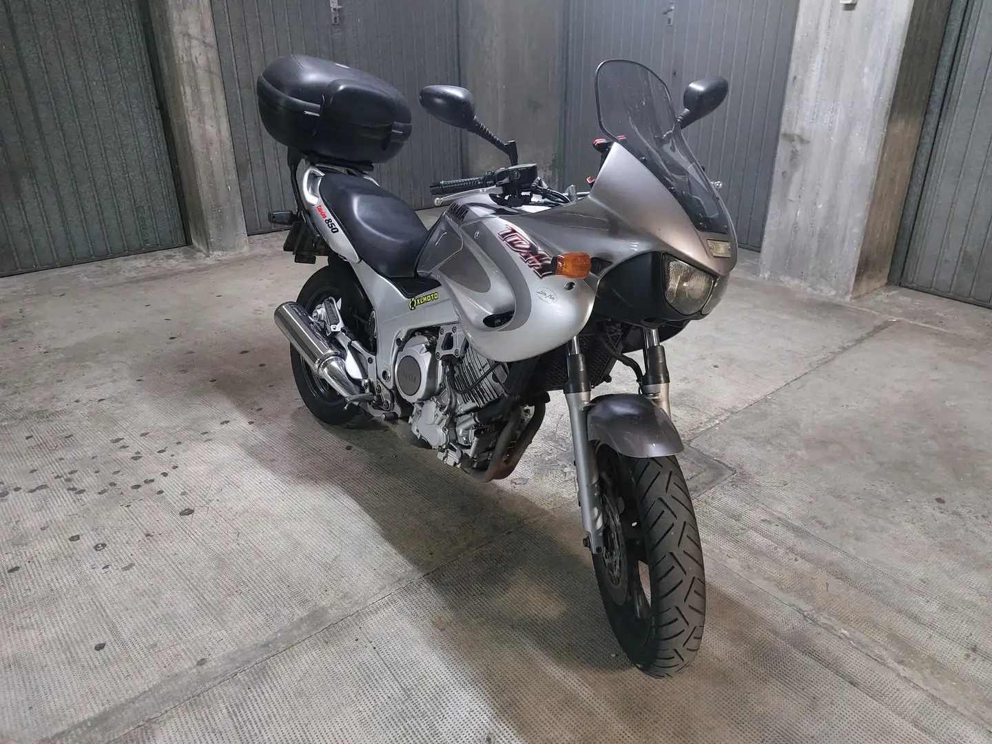 Yamaha TDM 850 4TX Stříbrná - 2