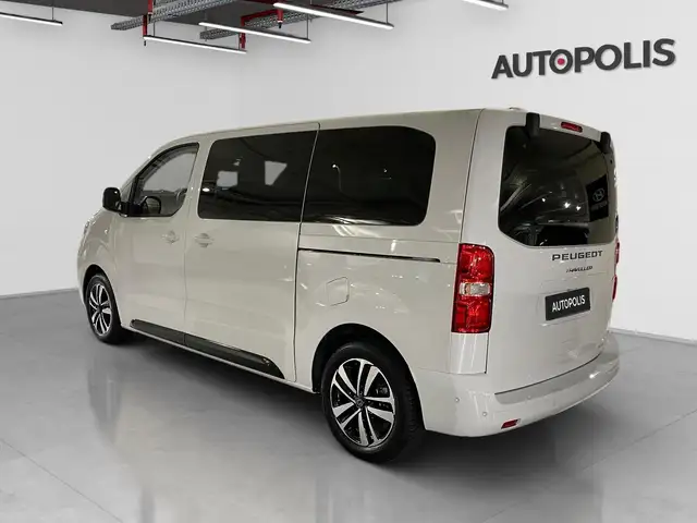Peugeot Traveller view 15