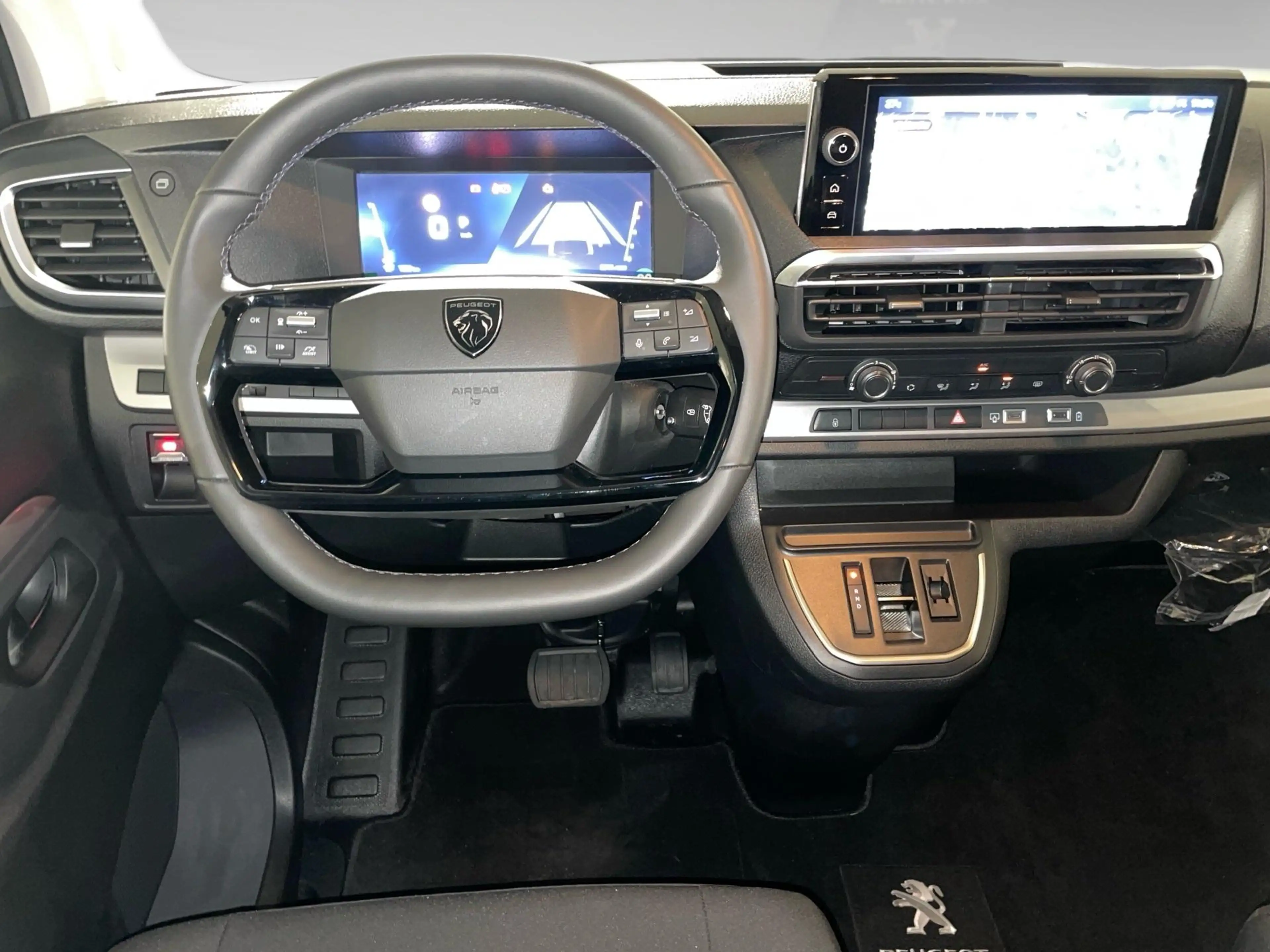 Peugeot Traveller 2.0 BlueHDi 130kW EAT8 — photo 6
