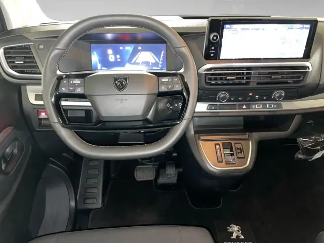 Peugeot Traveller view 6