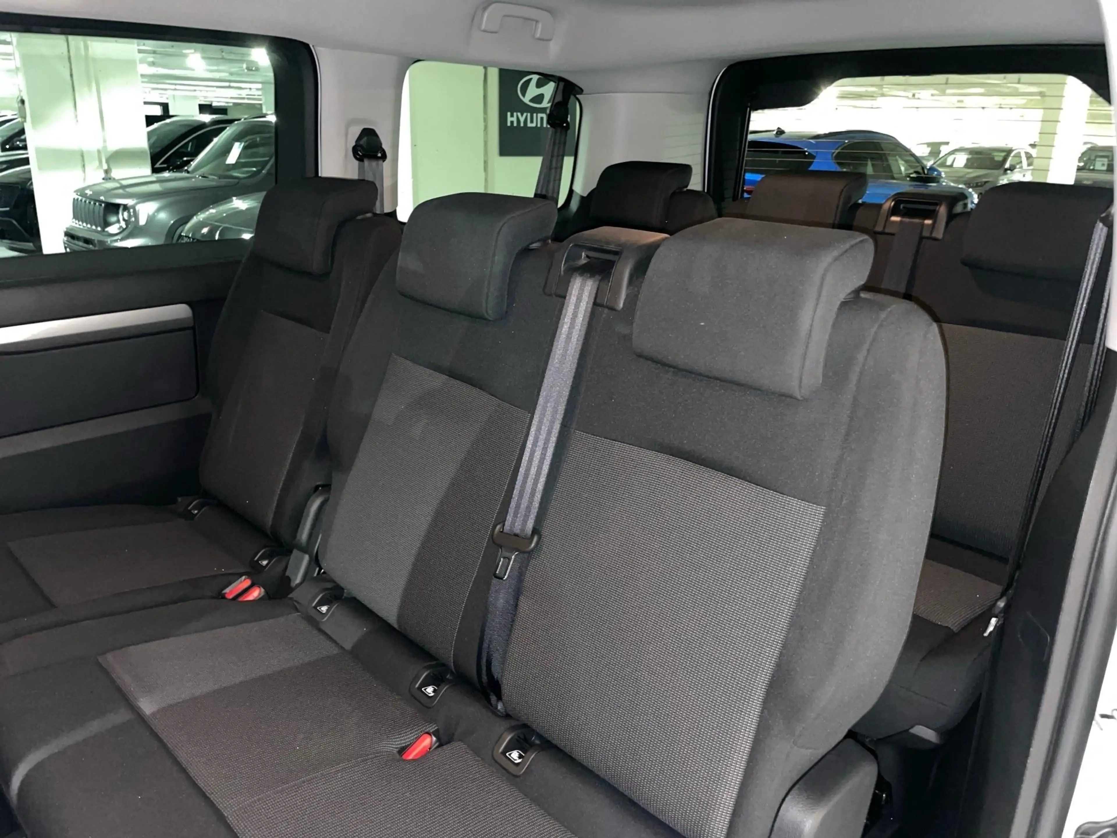 Peugeot Traveller 2.0 BlueHDi 130kW EAT8 — photo 13