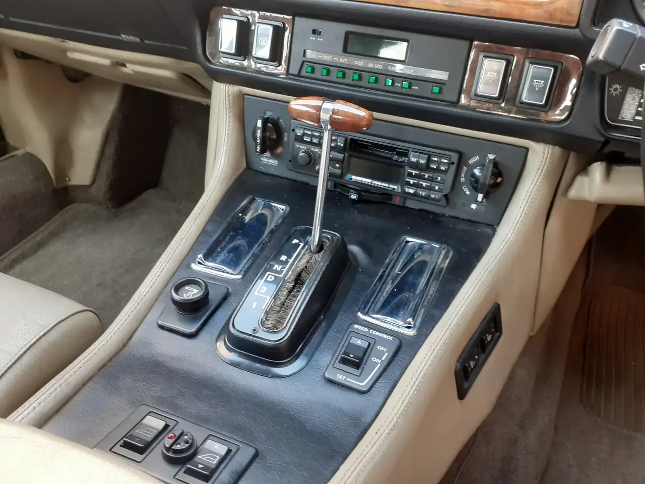 Jaguar XJS TWR 5.3 V12 coupe' A.S.I. guida a DX, foto 11