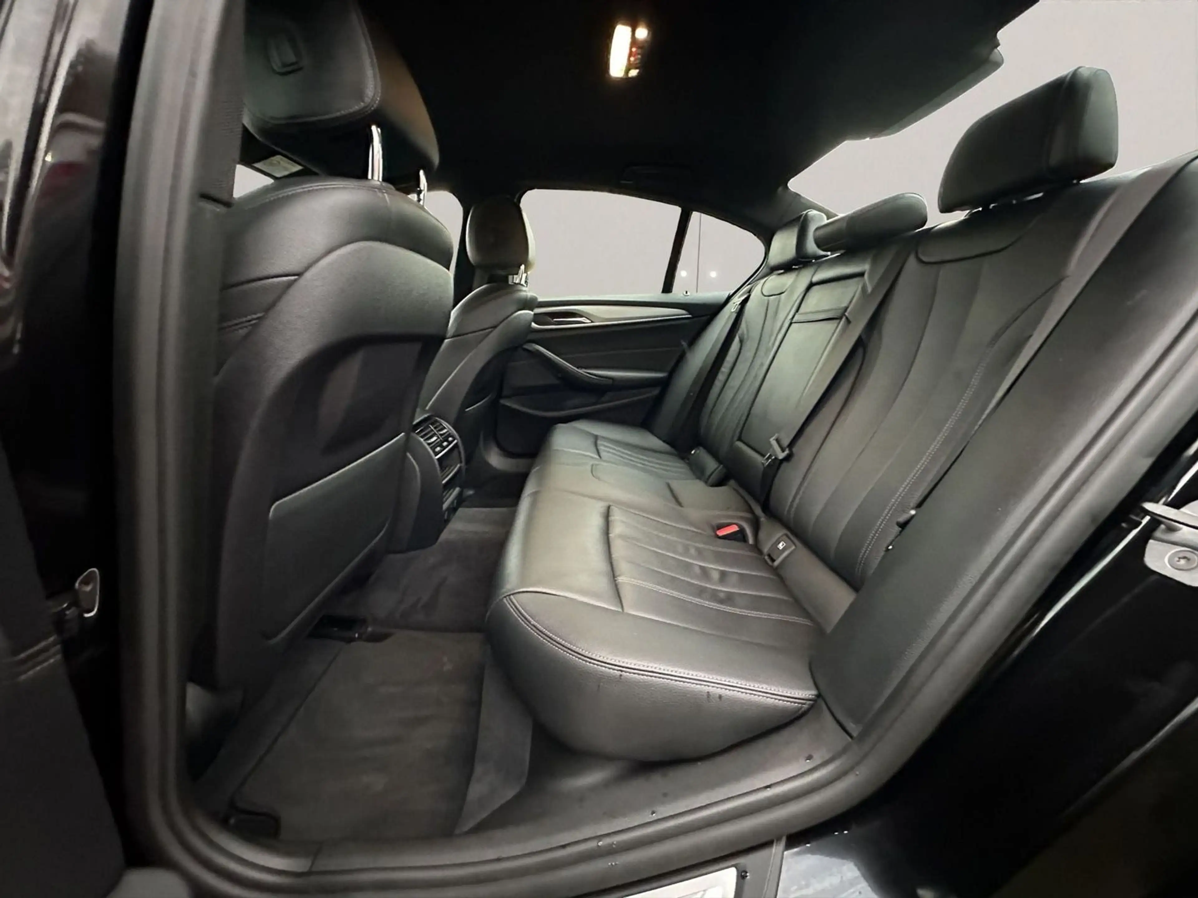 BMW 540 i xDrive /Rückfahrkamera/ Digital Cockpit /LED — photo 12