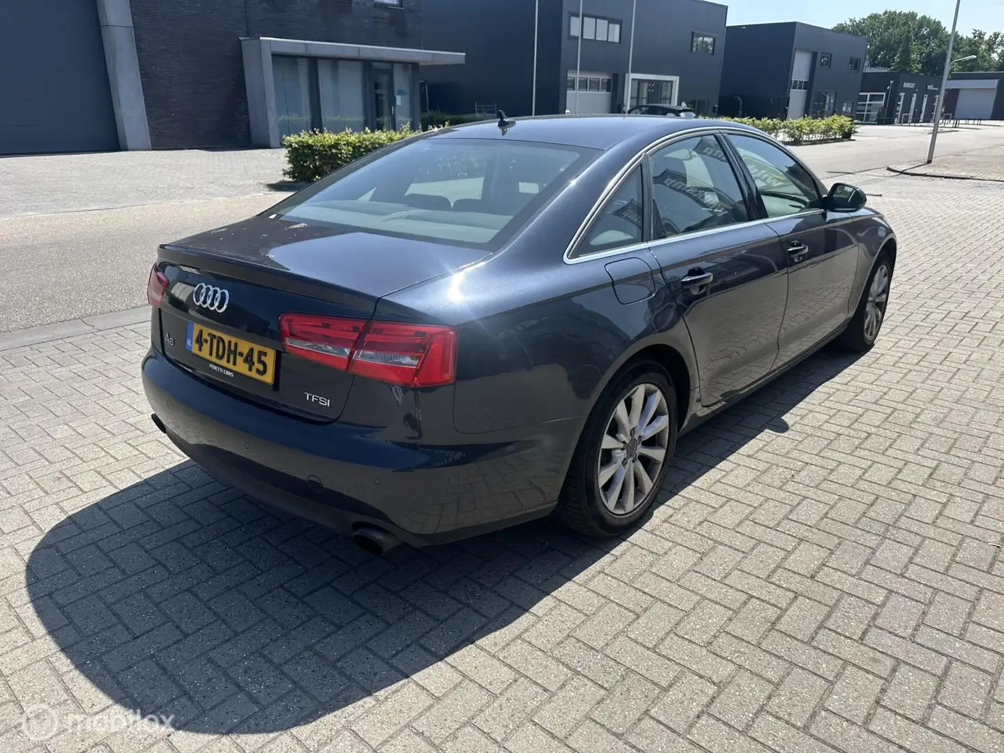 Audi A6 Limousine 2.0 TFSI Business Edition automaat Bleu - 2