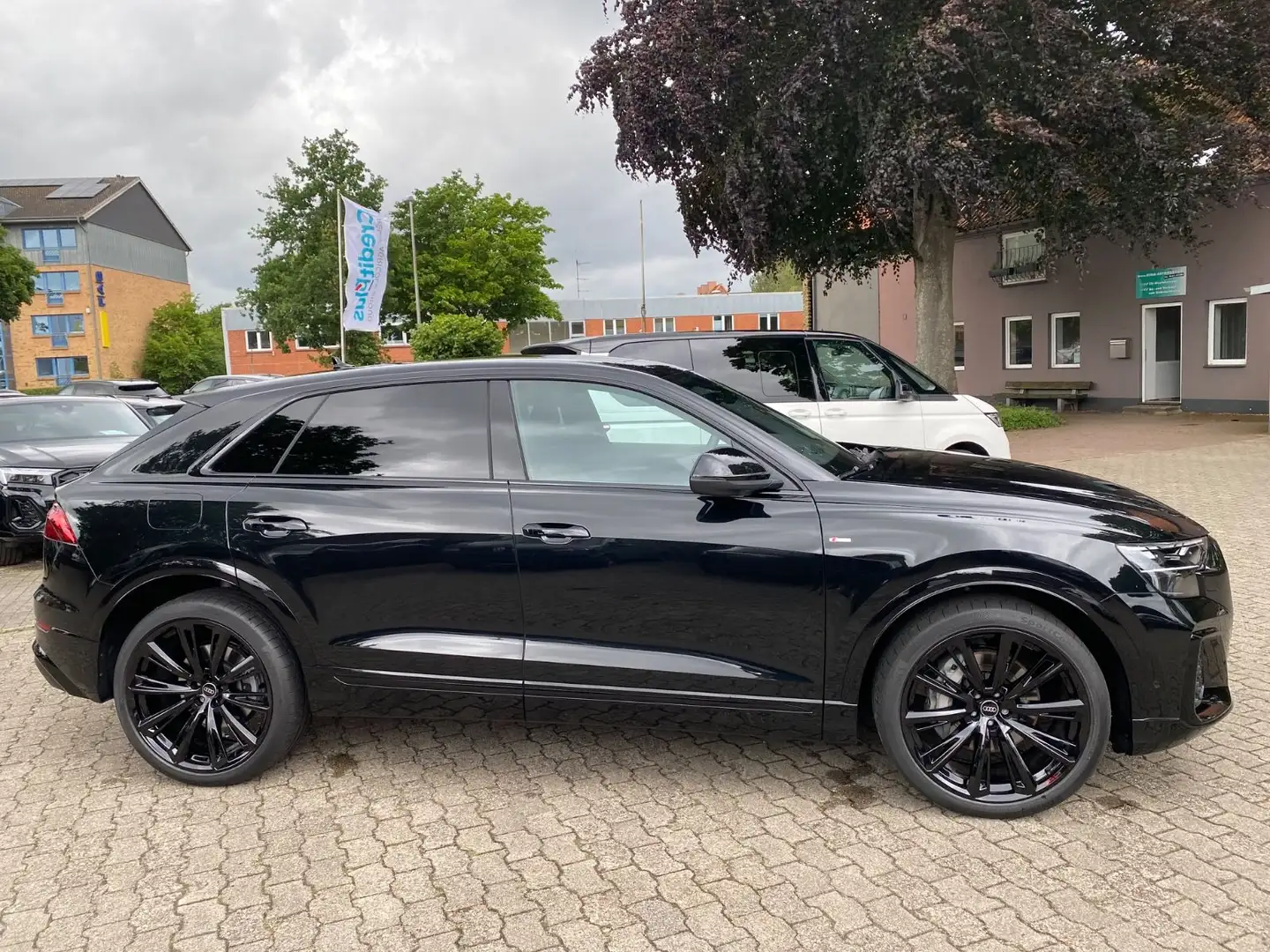 Audi Q8 50 TDI qu Pannorama Allradlenkung S line Schwarz - 2