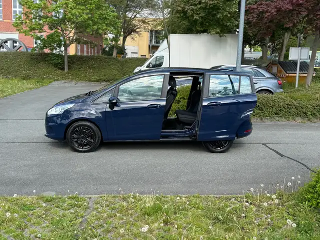 Ford B-Max view 3