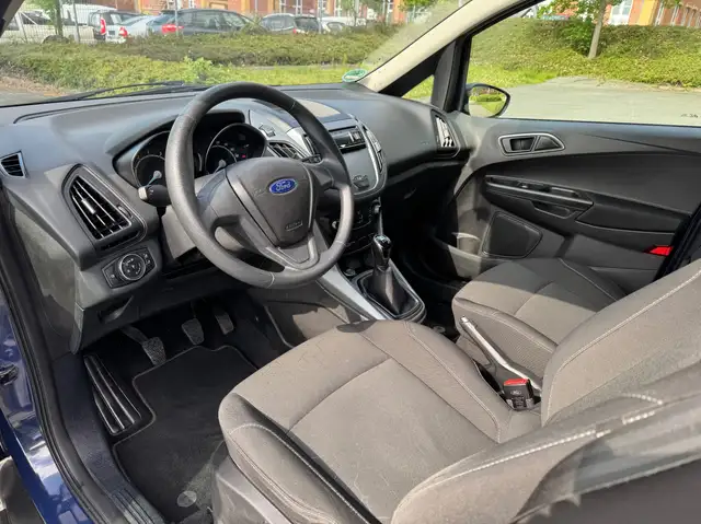 Ford B-Max view 15